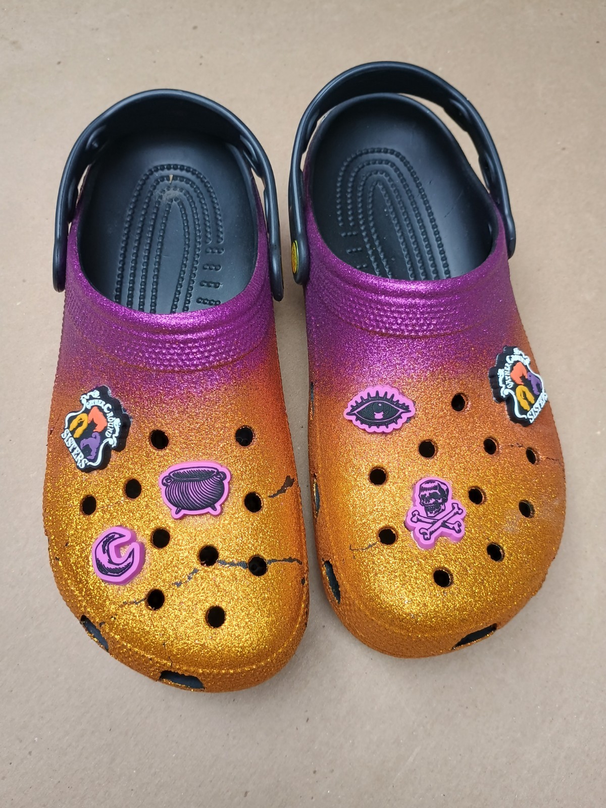 Disney Parks Halloween Hocus Pocus Crocs Sz US Mens 8 Women’s 10 Purple Orange