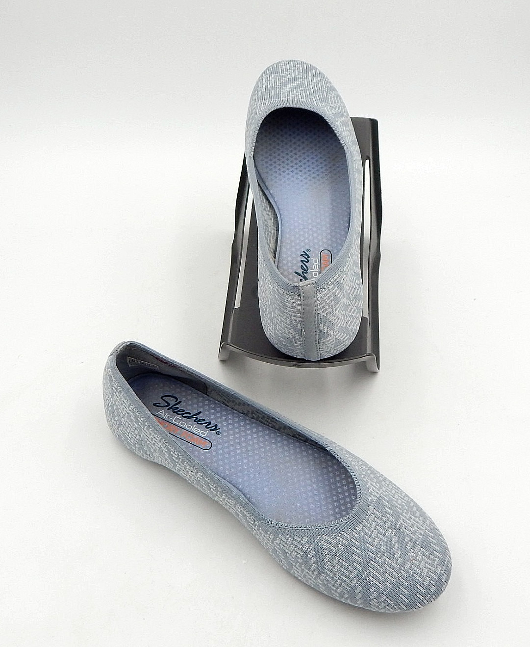 SKECHERS Air Cooled Memory Foam LT Gray Flat Slip On Shoes Mesh Women 10 Stretch