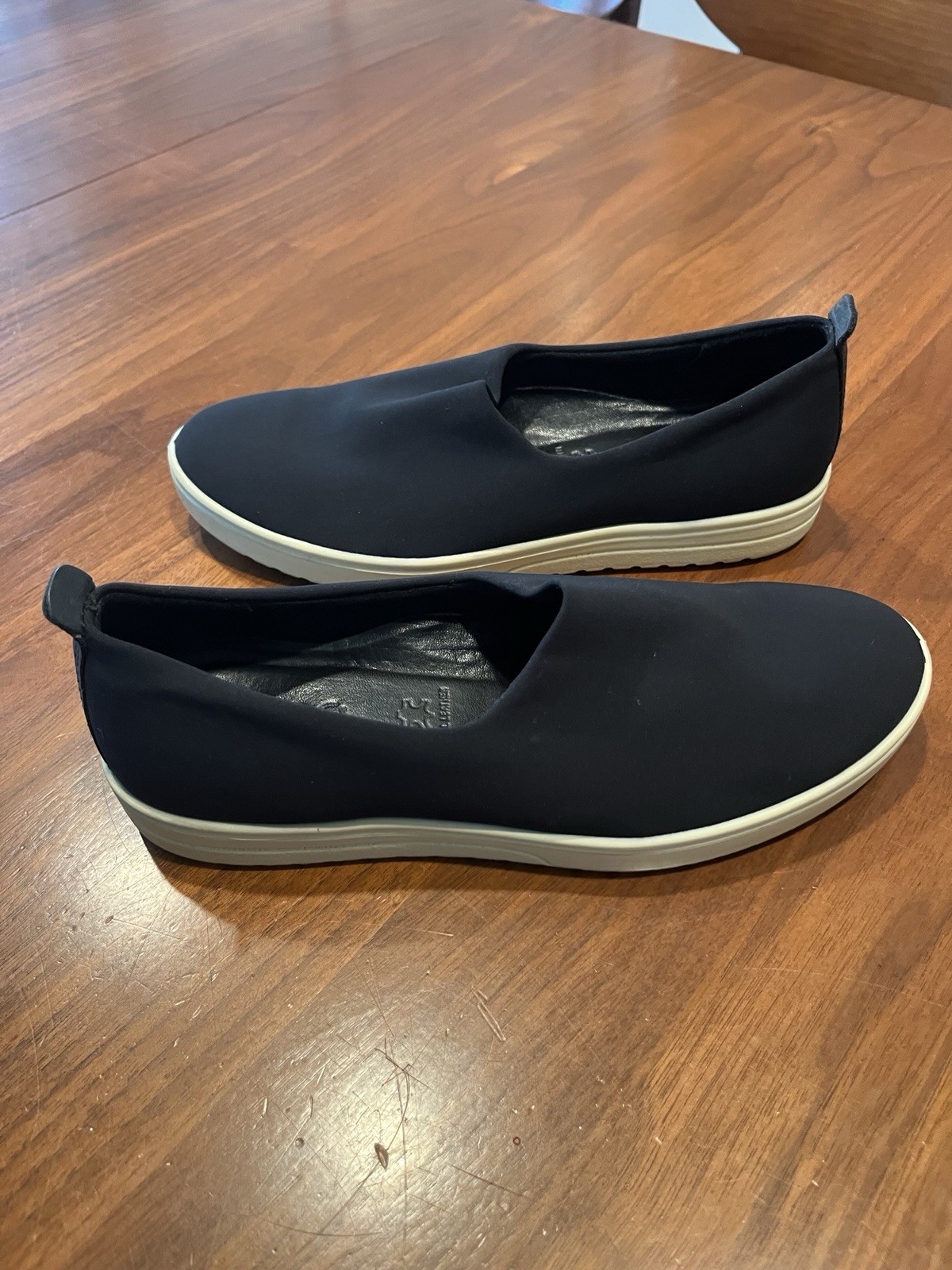 Woman’s Ecco Size 36 Shoe