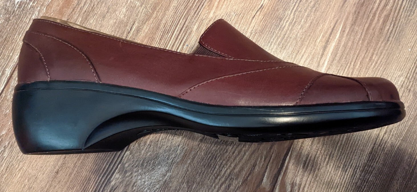 NEW Clarks Blackberry Moc womens brown leather 84630 size 10