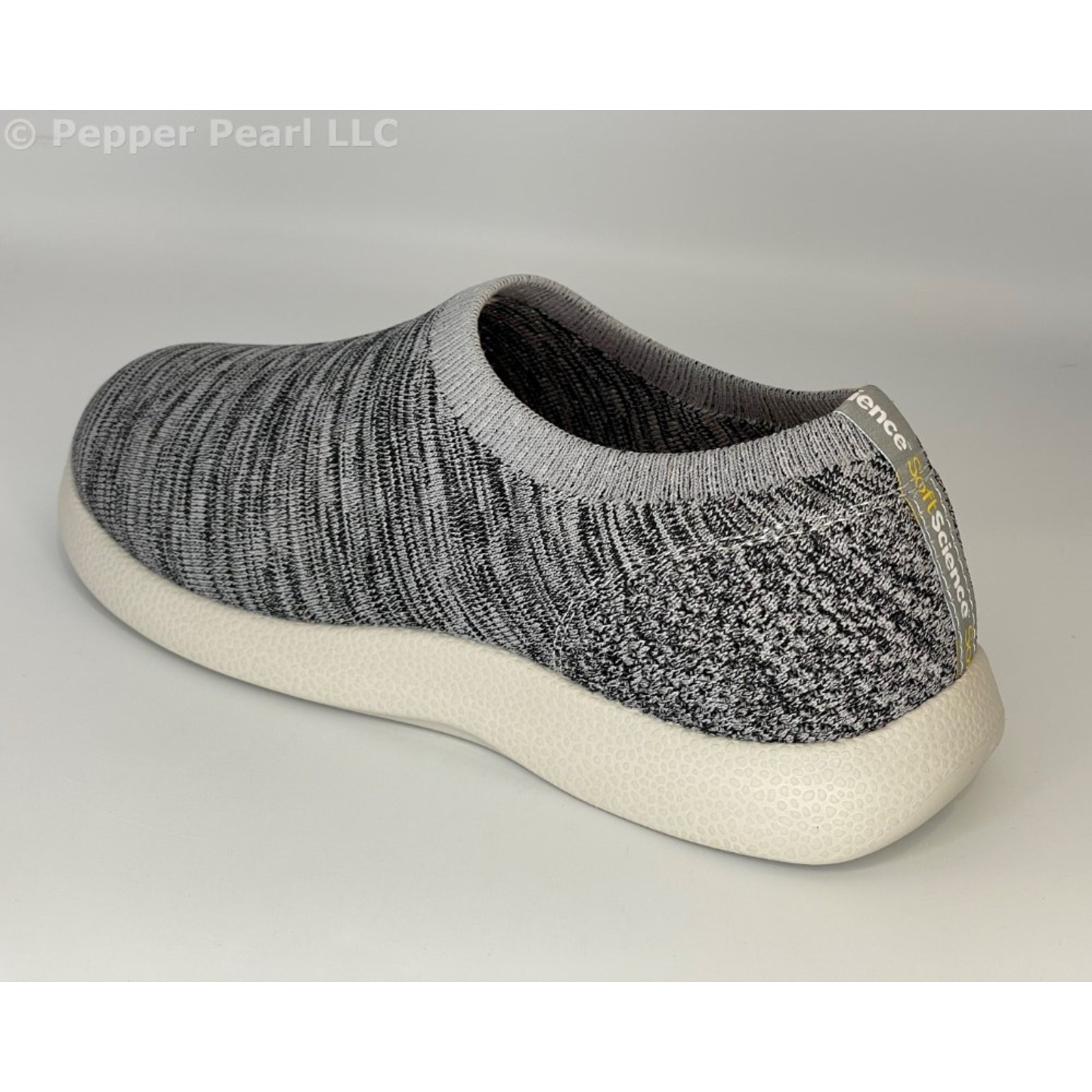 Women’s Comfort Shoe Slip-On Water and Slip Resistant Size 9 Light Grey