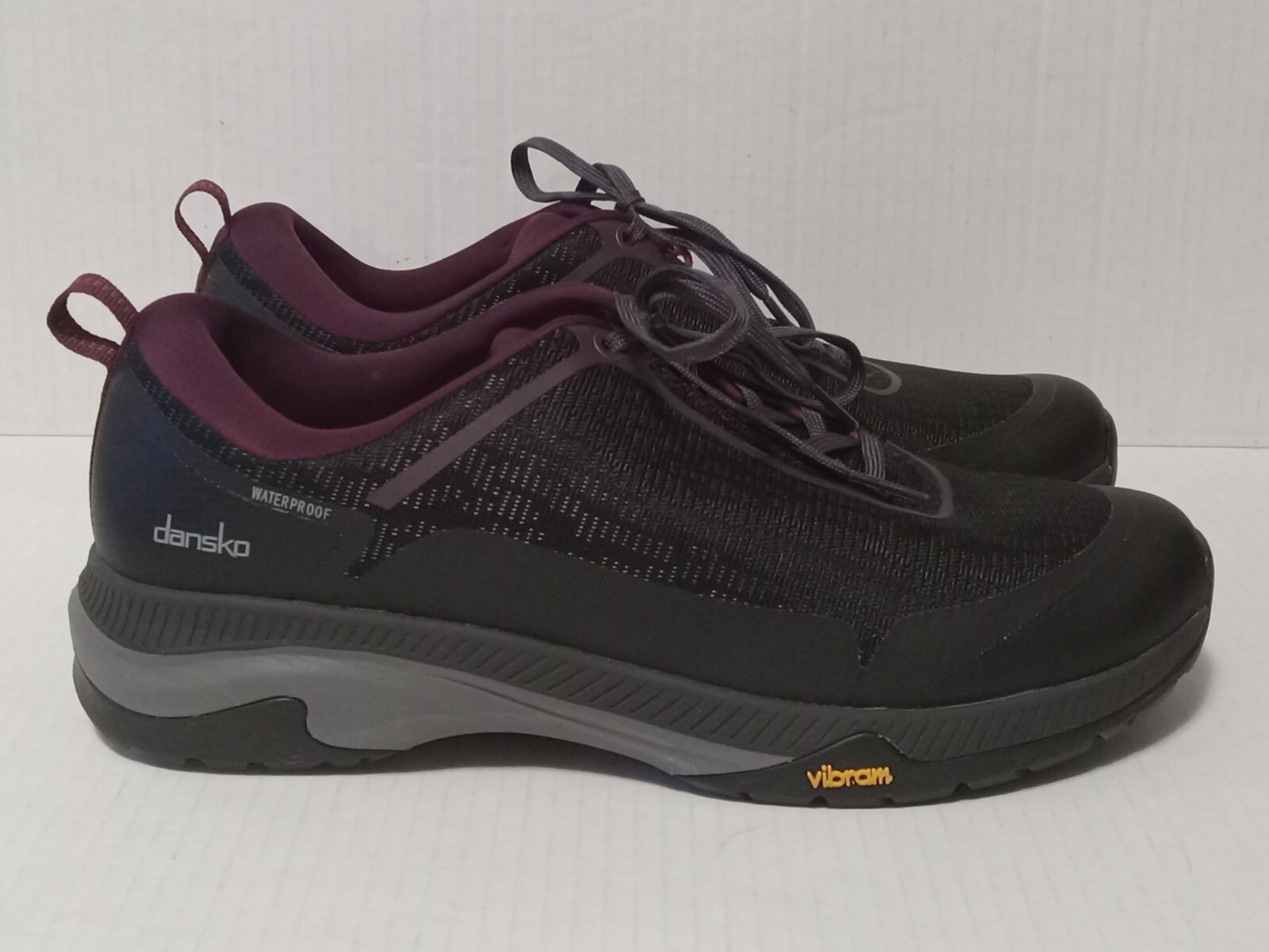 Dansko Makayla Waterproof Mesh Sneakers Women’s 10.5 Black *READ*