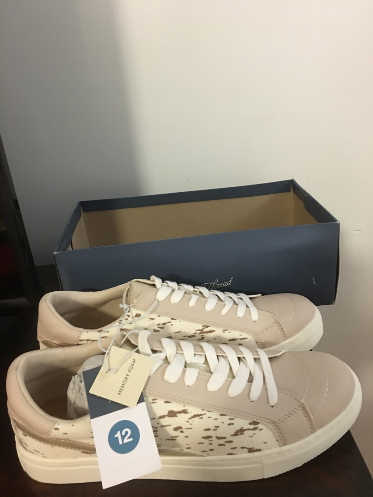 BRAND NEW WOMEN’S SIZE 12 UNIVERSAL THREAD GOLD BRITTIN SNEAKERS (NEW IN BOX)
