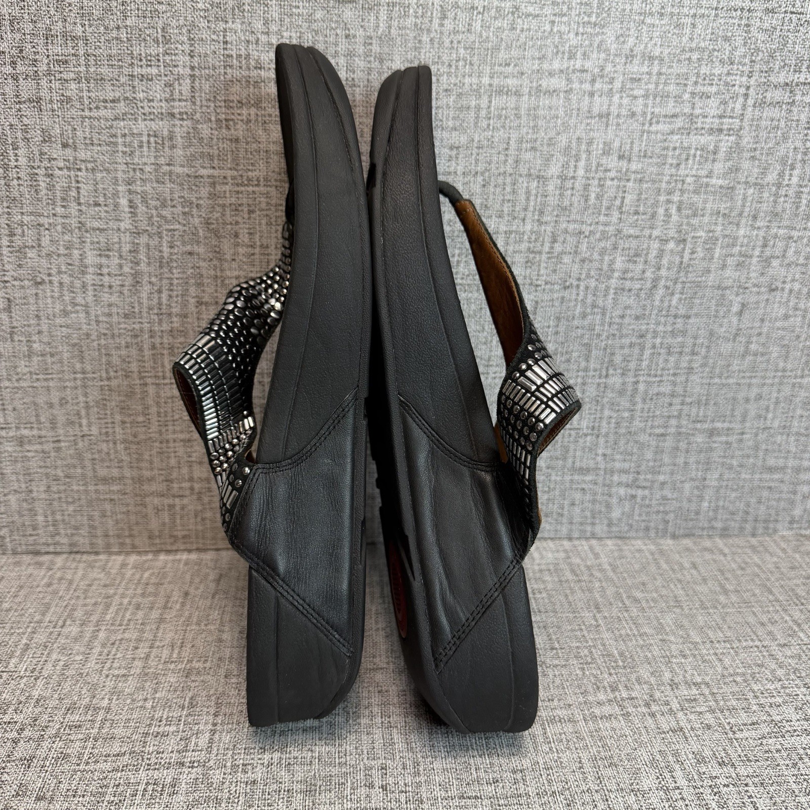 FitFlop Sandals Women’s Size 10 Black Strobe Luxe Flip Flop Thong Rhinestones