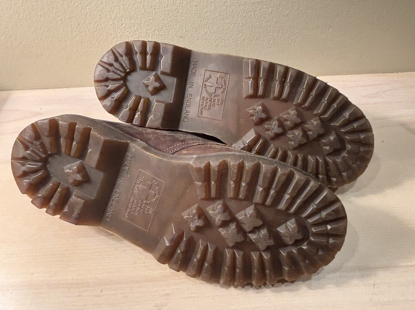 Doc Martens Walking Hiking Brown Leather Shoes US Womens 7, Mens 6