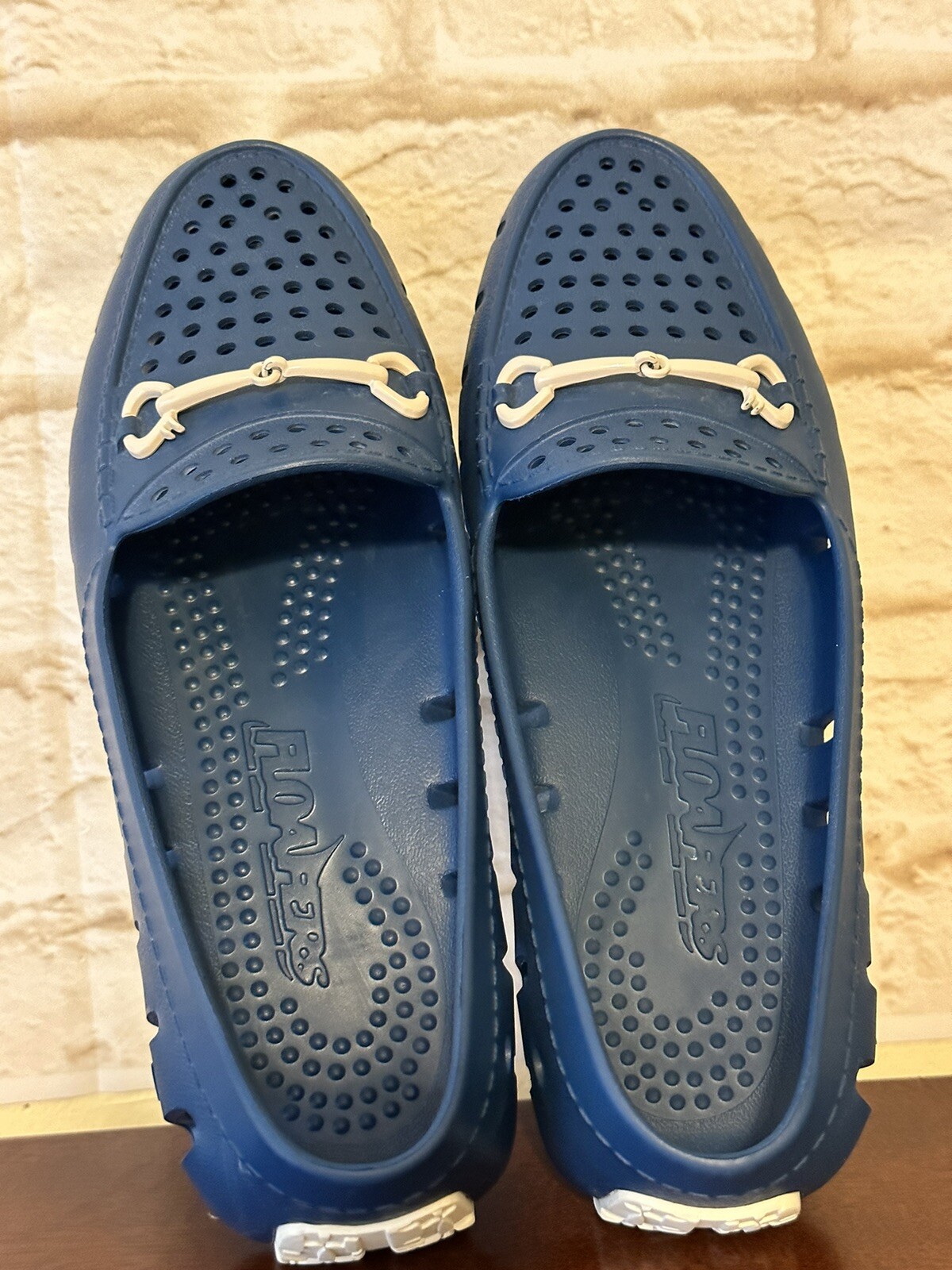 Floafers Women’s Tycoon Bit Driver Water Loafer Shoe Navy Blue White Size 7