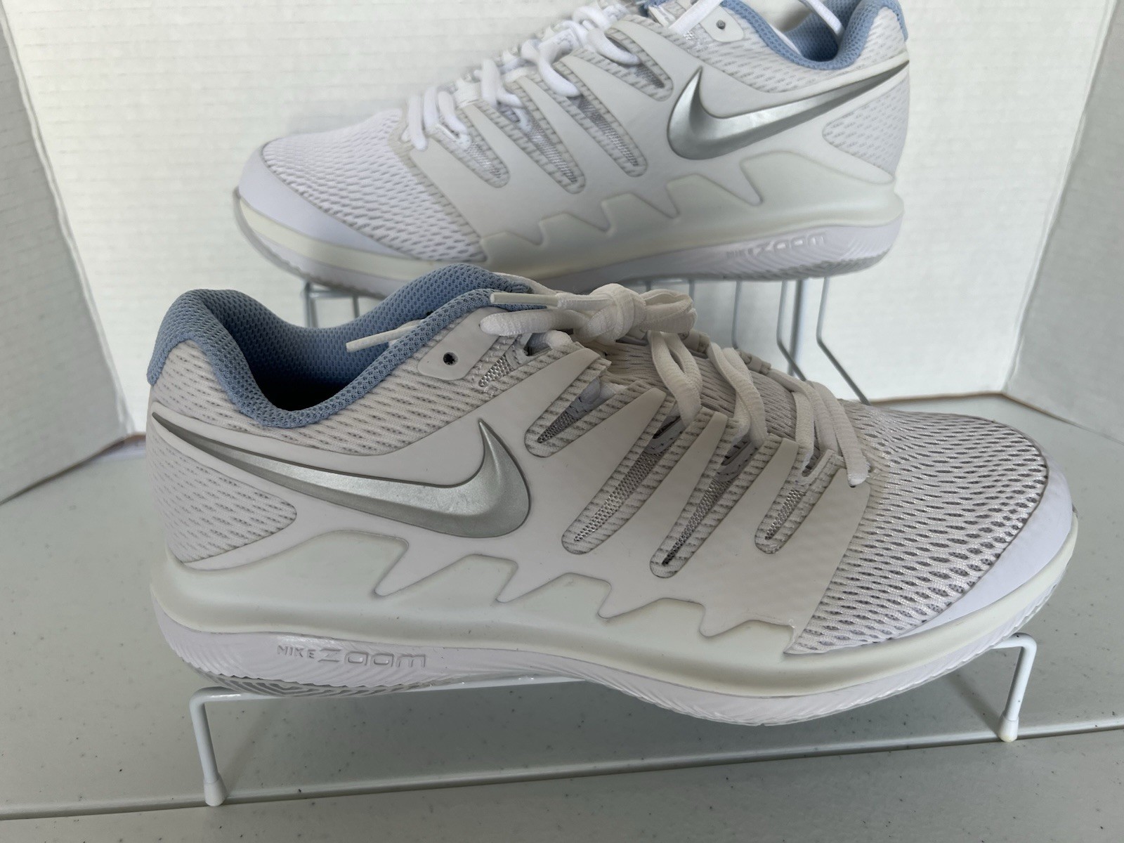 Nike Court Air Zoom Vapor X HC Womens Shoes White Silver AA8027-105 Size 9.5 NEW