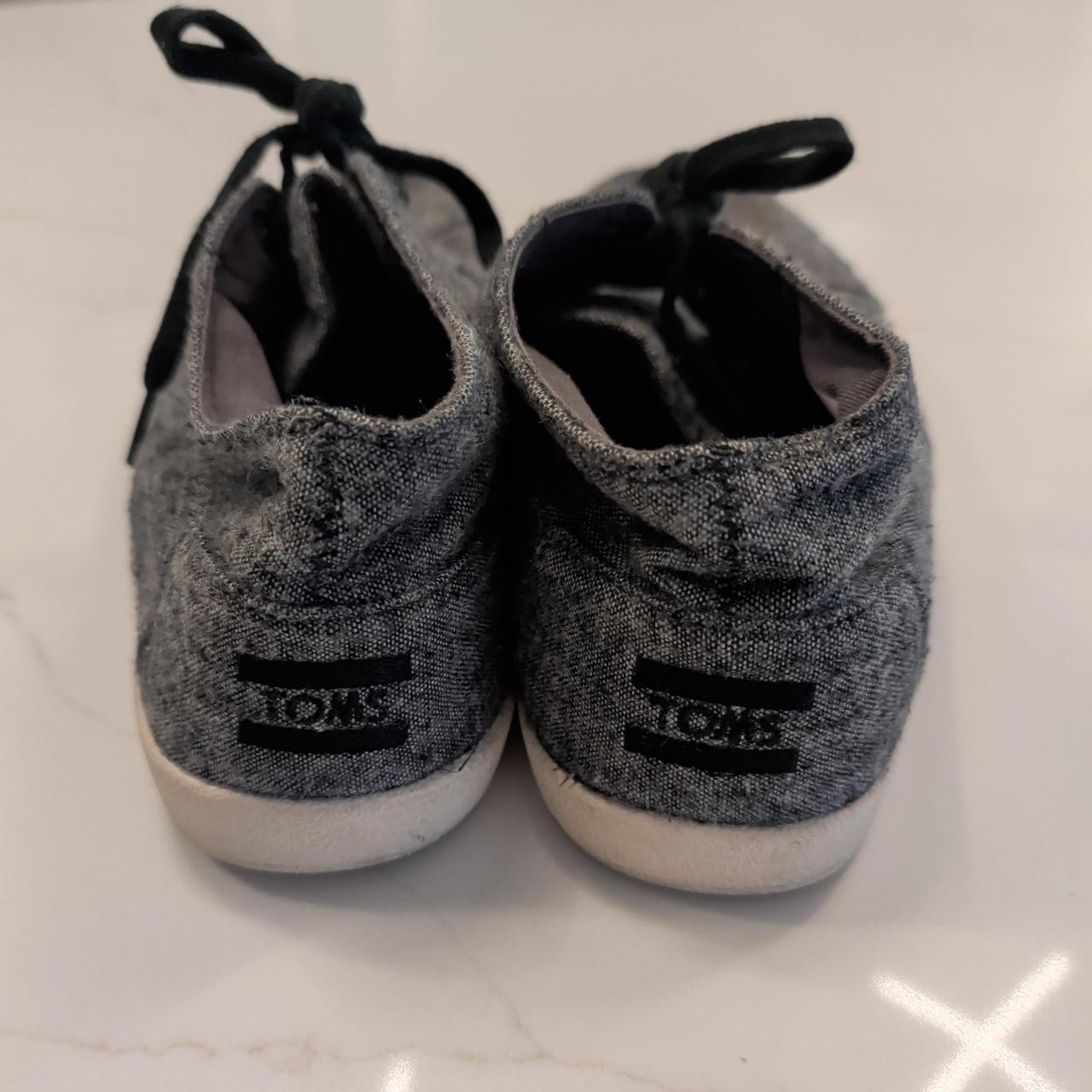 Toms Sz 8.5 Shoes Women’s Casual Sneaker Gray Fabric Lace Up Canvas Textured