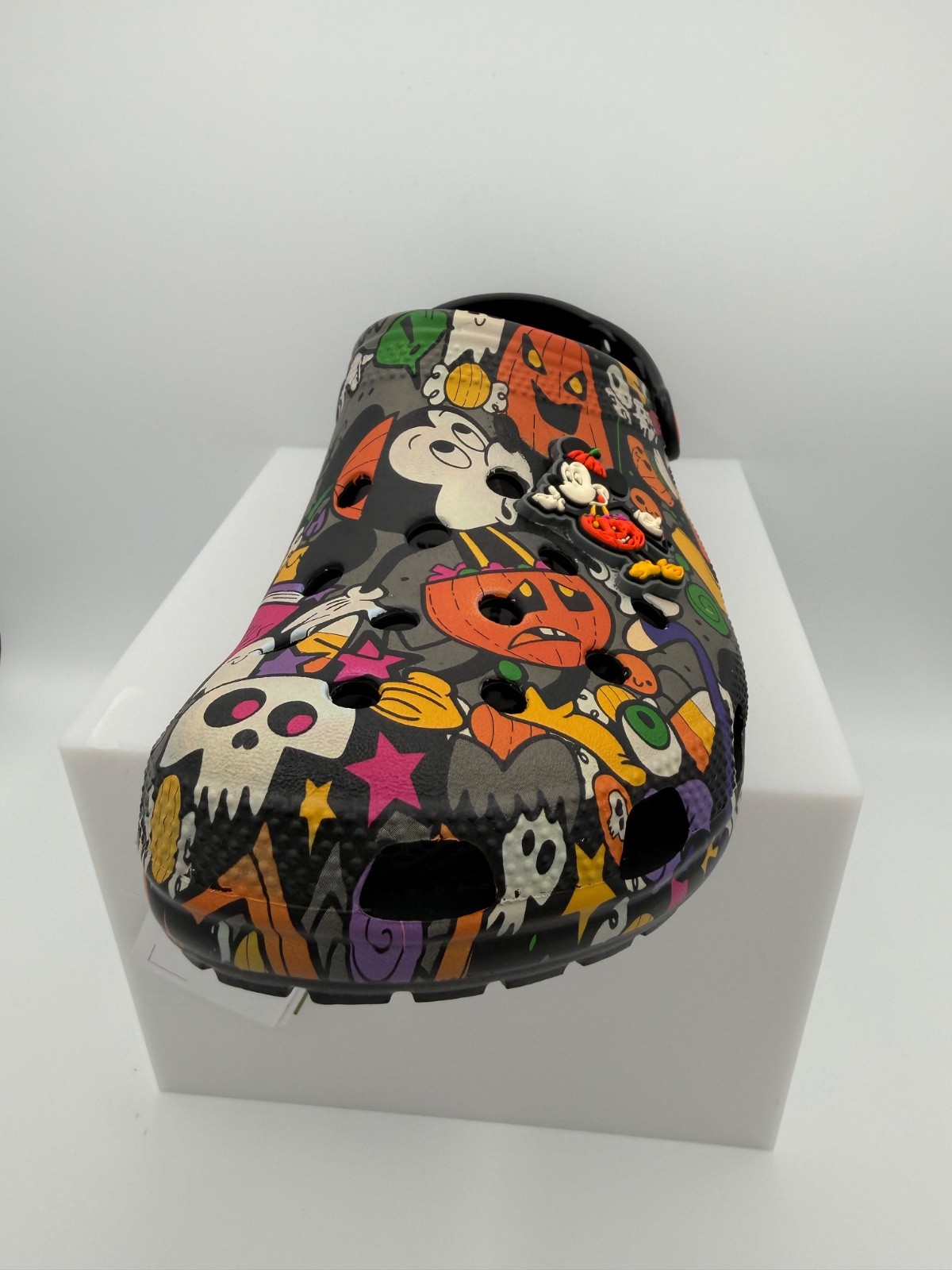 Crocs Disney Park Halloween Treat Icon Mickey Pumpkin Clogs Shoes Size 11 NEW
