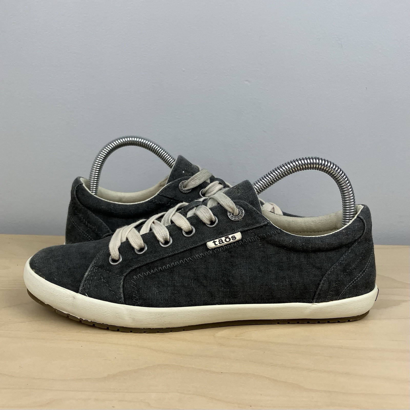 Taos Women’s Size 9.0 Star Washed Black Gray Low Top Casual Shoes Lace Up