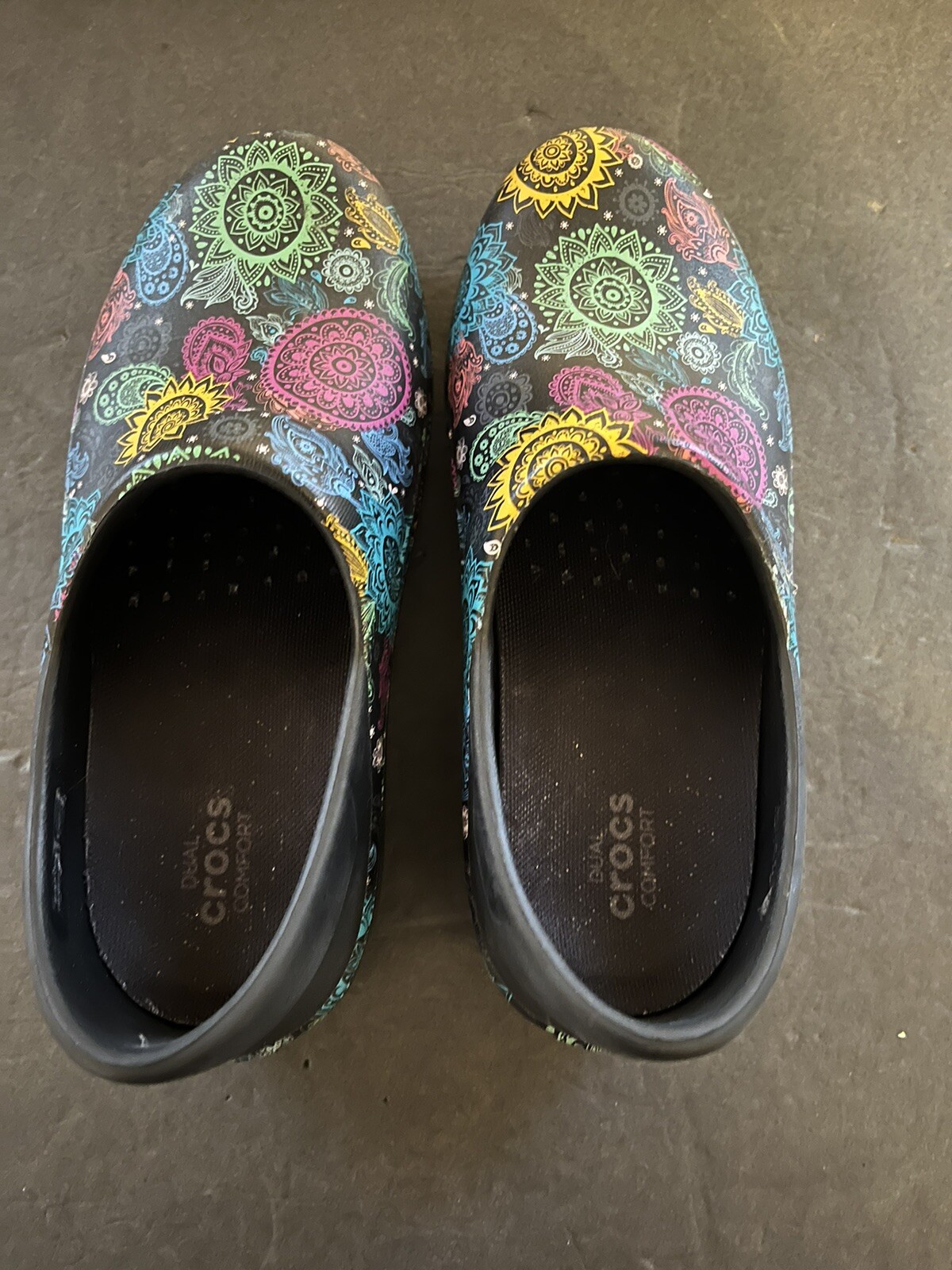 Crocs Graphic Print Multi Color Clogs Women’s Sz 5
