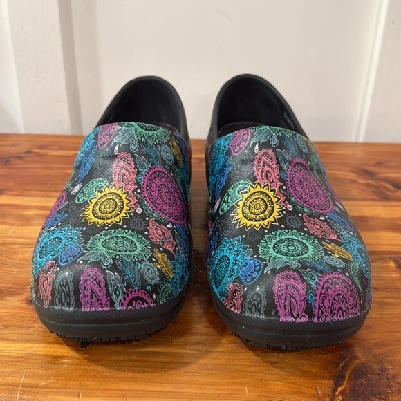 CROCS Neria Pro II Graphic Print Slip-On Work Nurse Clog 10