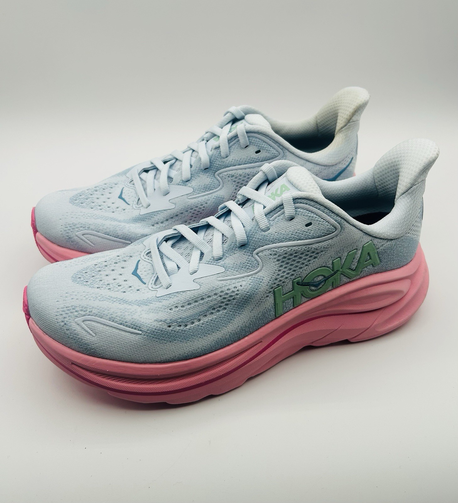 NEW HOKA Clifton 10 Sneakers Running Shoes in Women’s Size 9.5 Overcast Petal