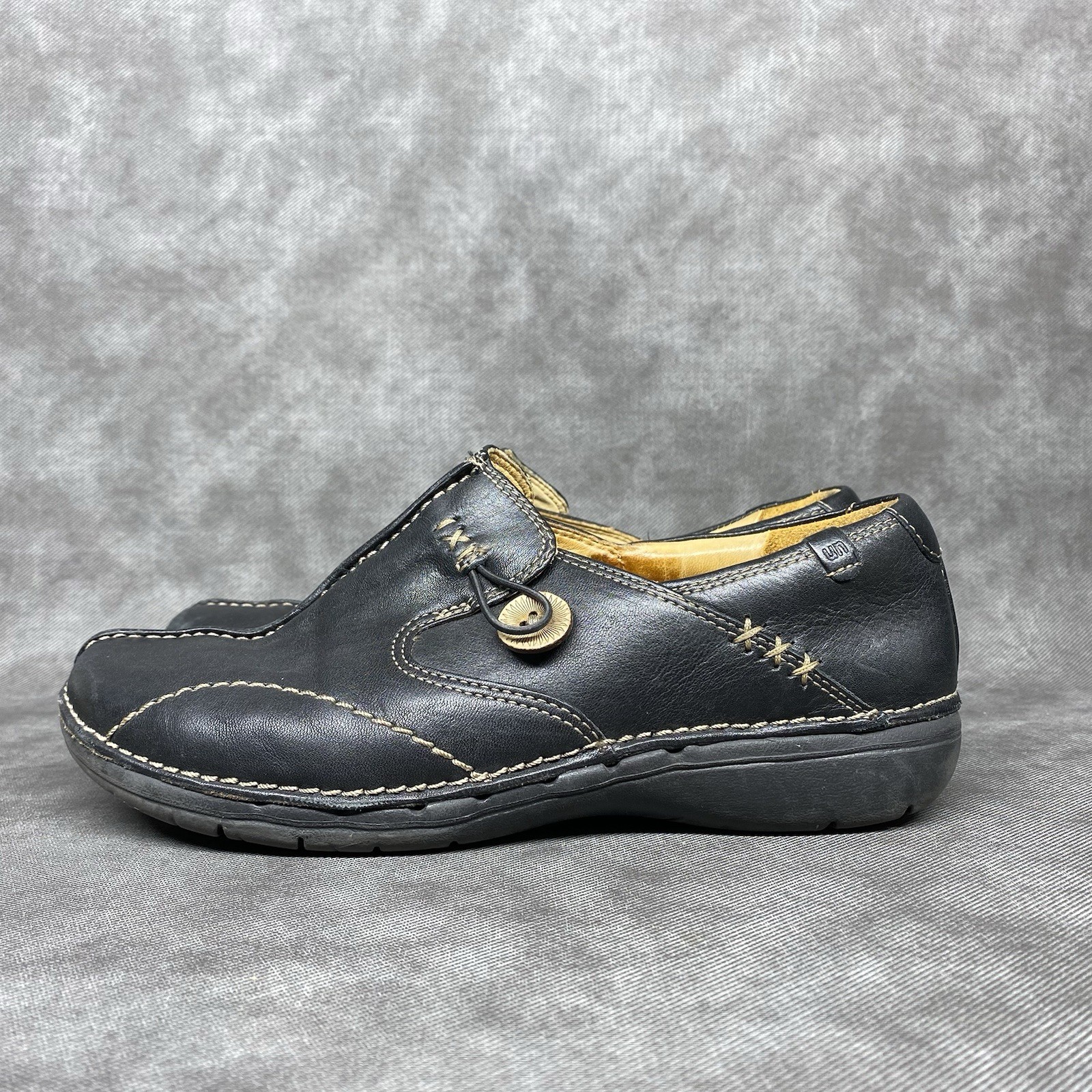 Clarks Unstructured Artisan Un Loop Black leather slip-on shoes Size 7.5