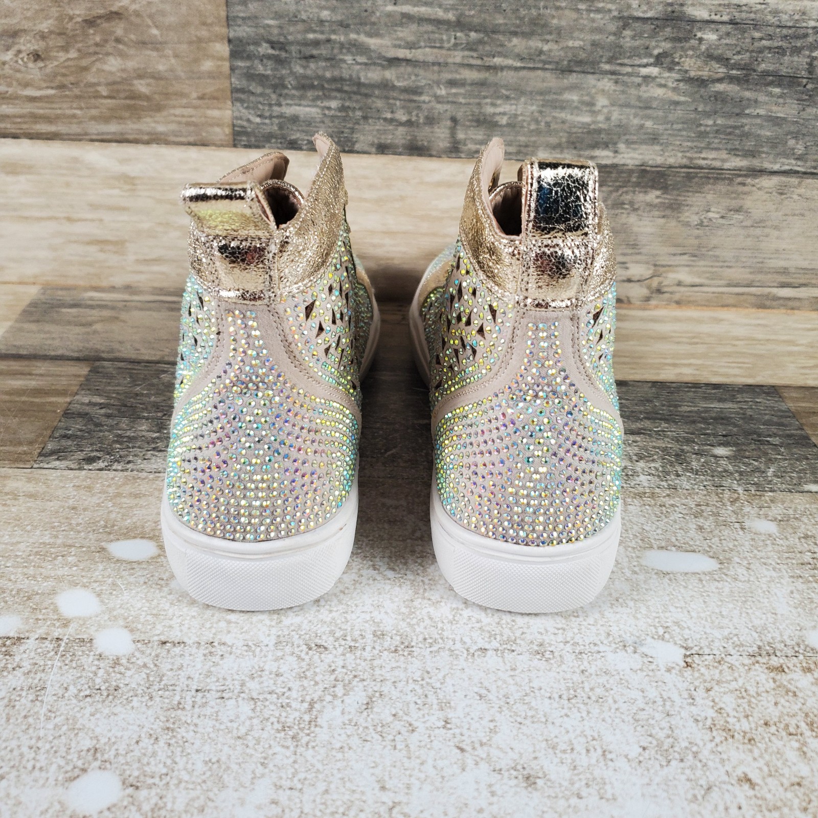 LADY COUTURE Flat Laser Cut Womens Shoes Sz 5 Metallic Gold Mid Top Sneakers