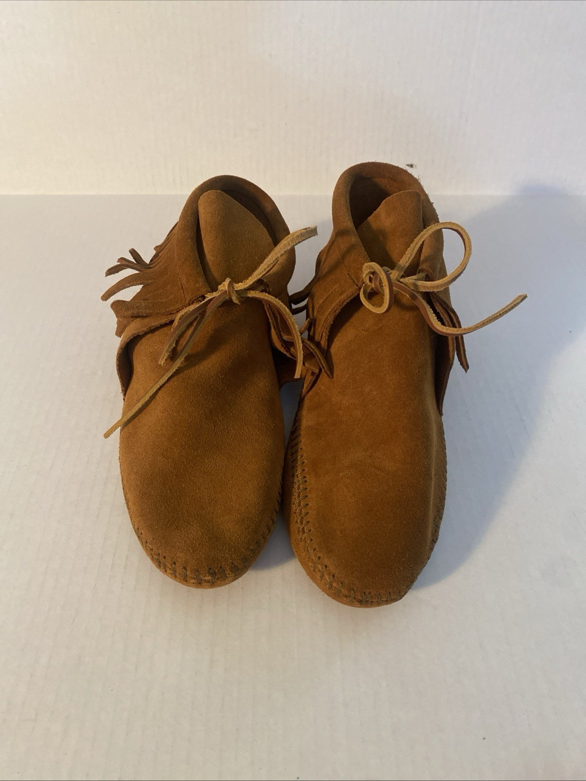 Minnetonka Women’s Moccasin Brown Suede Style 482 US Size 8.5