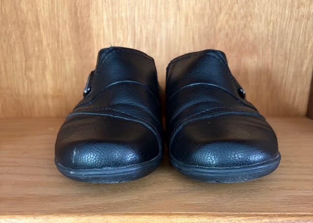 Earth Spirit Women’s Size 91/2 Black slip on- gelron shoes SH0508