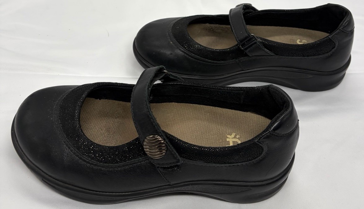 SAS Step Out Mary Jane Shoes Womens 6.5W Wide Black Leather Comfort Flats USA