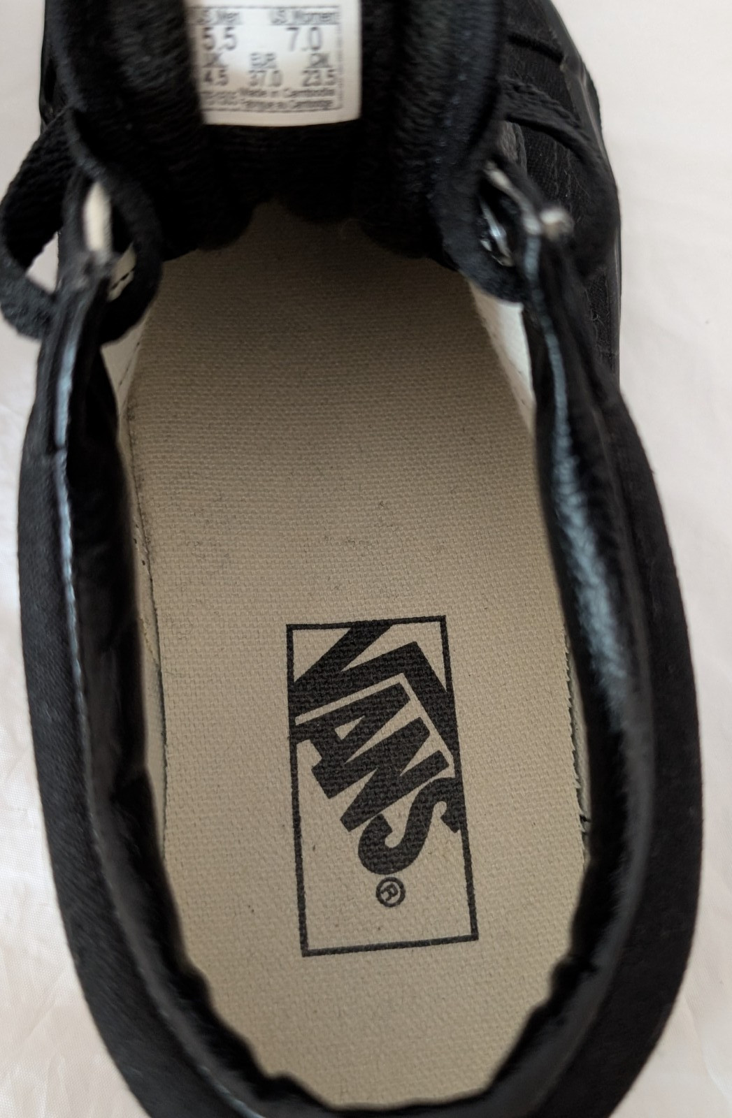 VAN’S LACE UP SKATEBOARD SHOE WOMEN’S 7 MEN’S 5 EUR 37