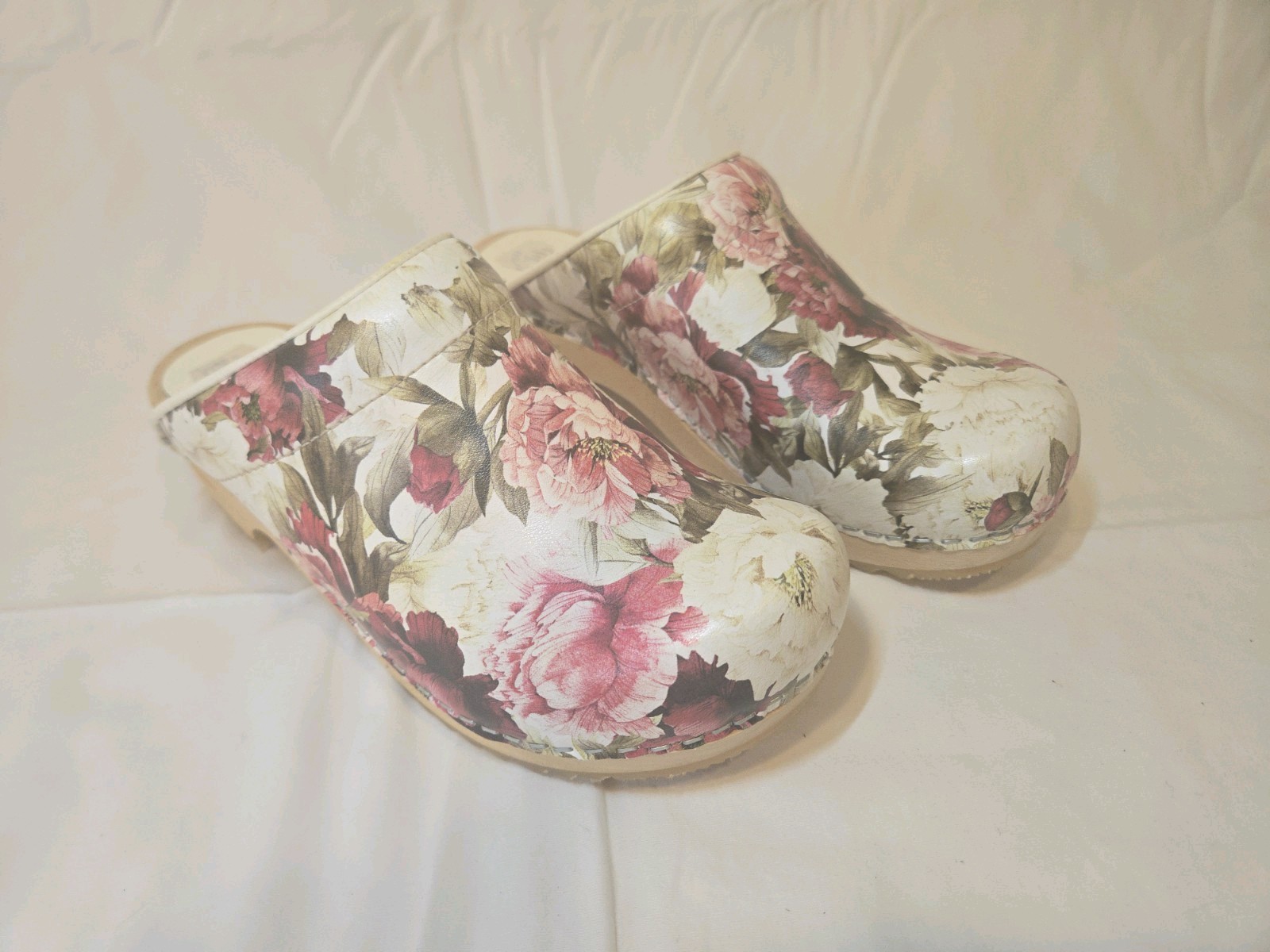 Sanita White Floral Wodden Open Clogs Slip-On Shoes Women’s EU 38 US 7.5 or 8