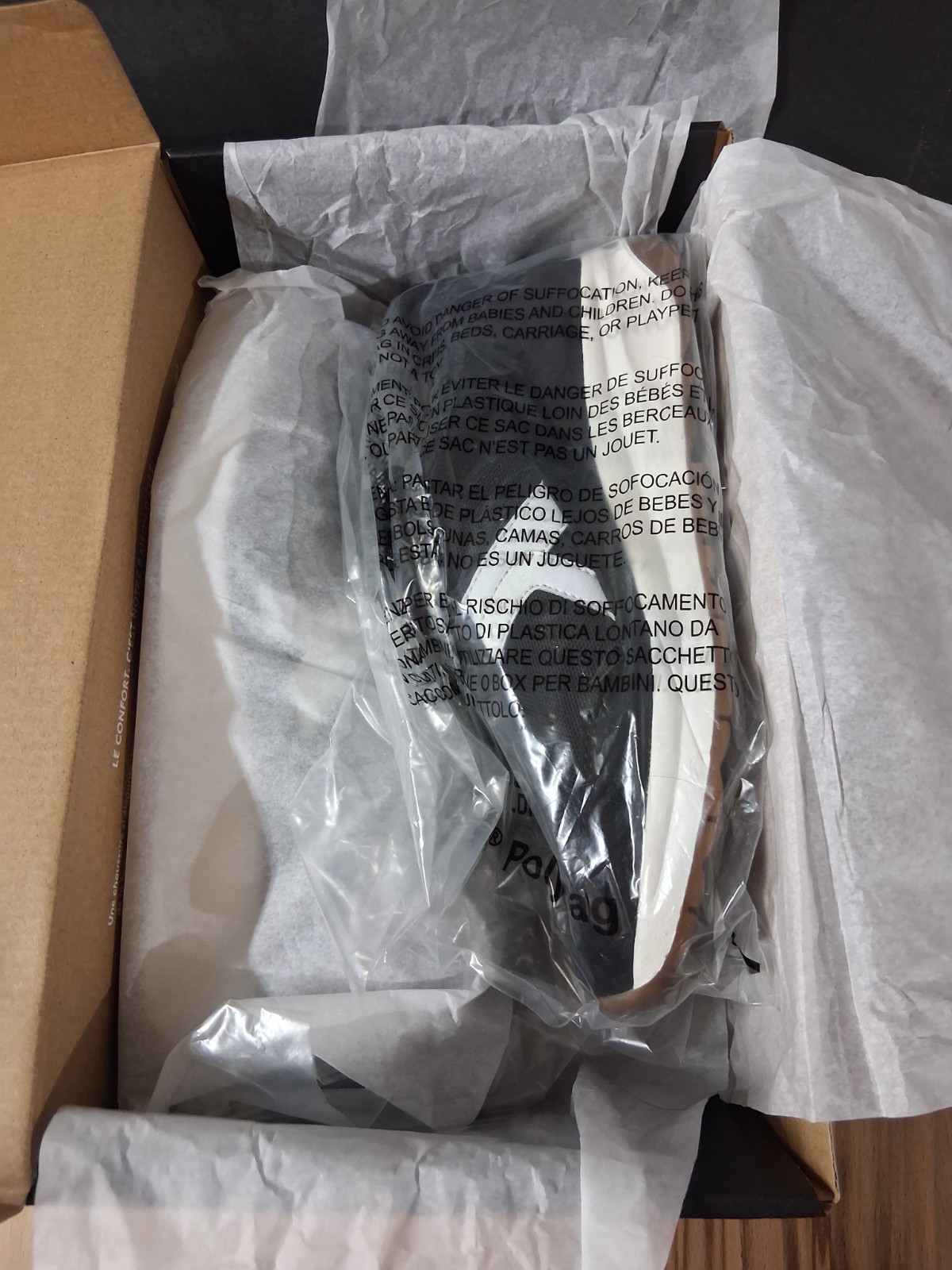 ***NEW*** NATURALIZER women Shay-Jogger Black 7M