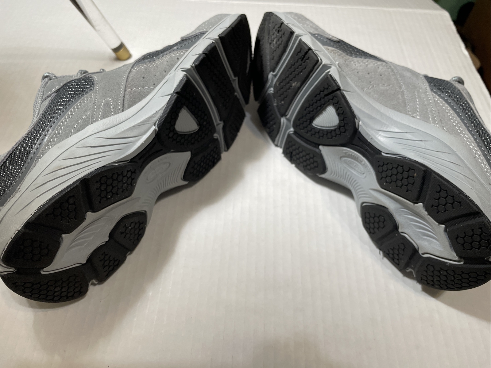 DR. SCHOLLS Gray Suede Casual Active Walking Hiking Comfort Womens Size 7 Shoes