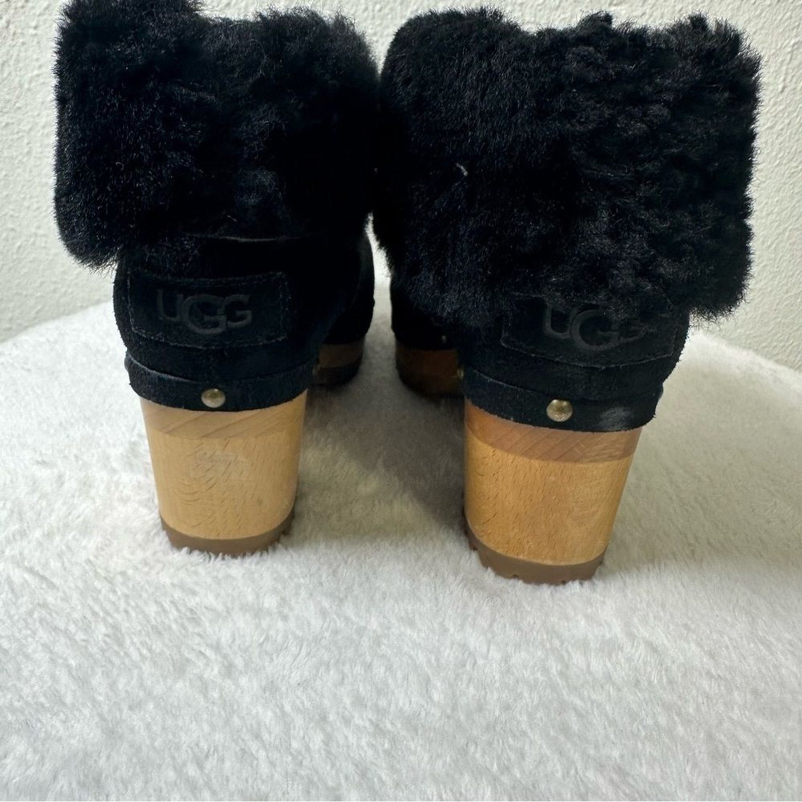 UGG Thebes Black Suede Clog Wooden Bootie Mules with Faux Fur Trim Size 5