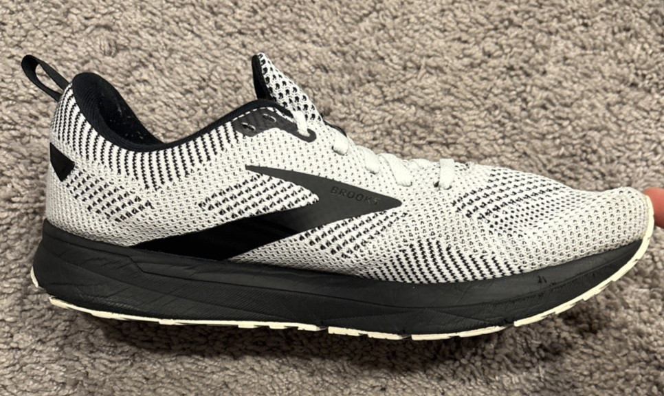 Brooks Women’s Size 11 Revel 5 “Oreo” Running Shoes Sneakers 1203611B121