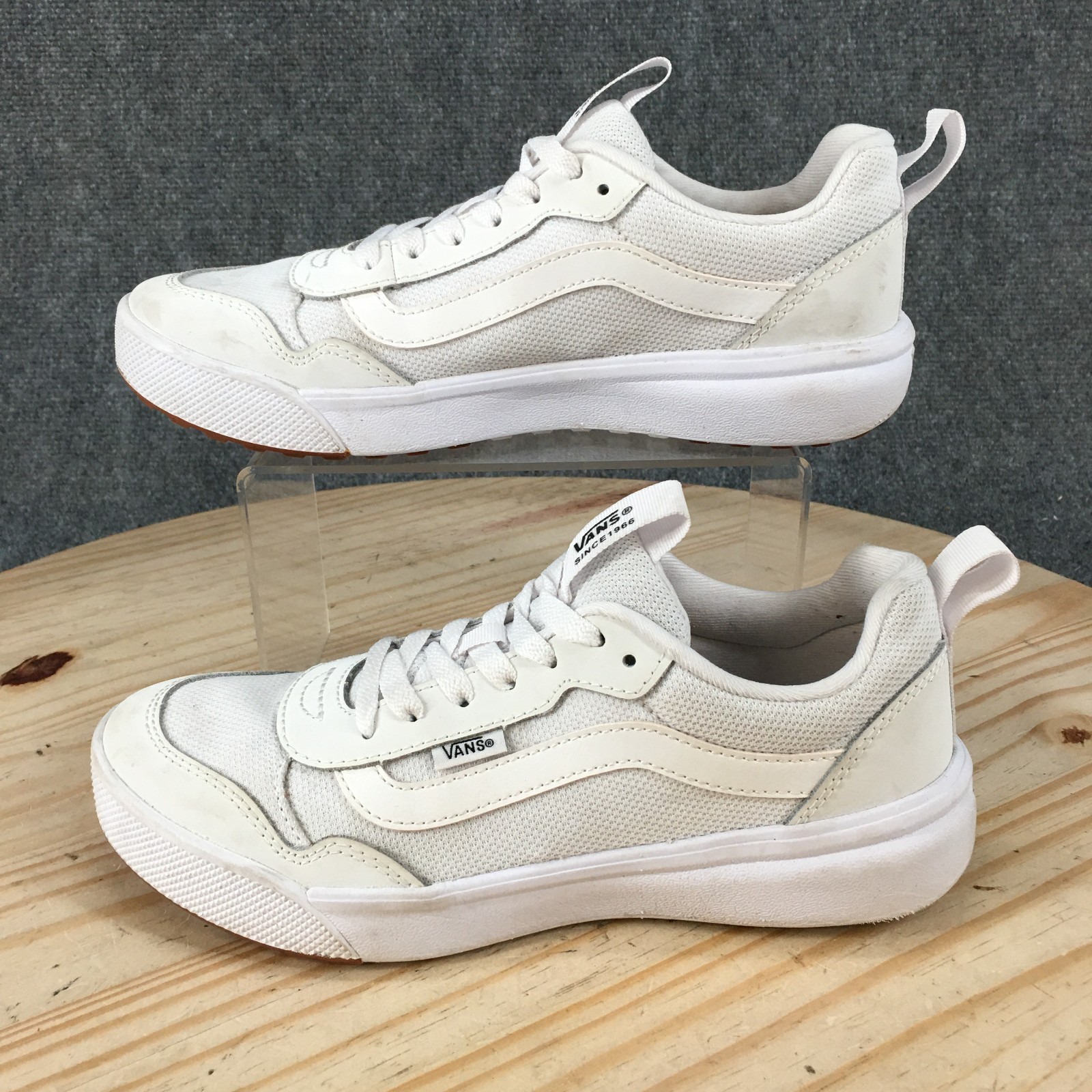Vans Range EXP Shoes Womens 8 Lace Up Sneakers Low Top Casual Comfort White