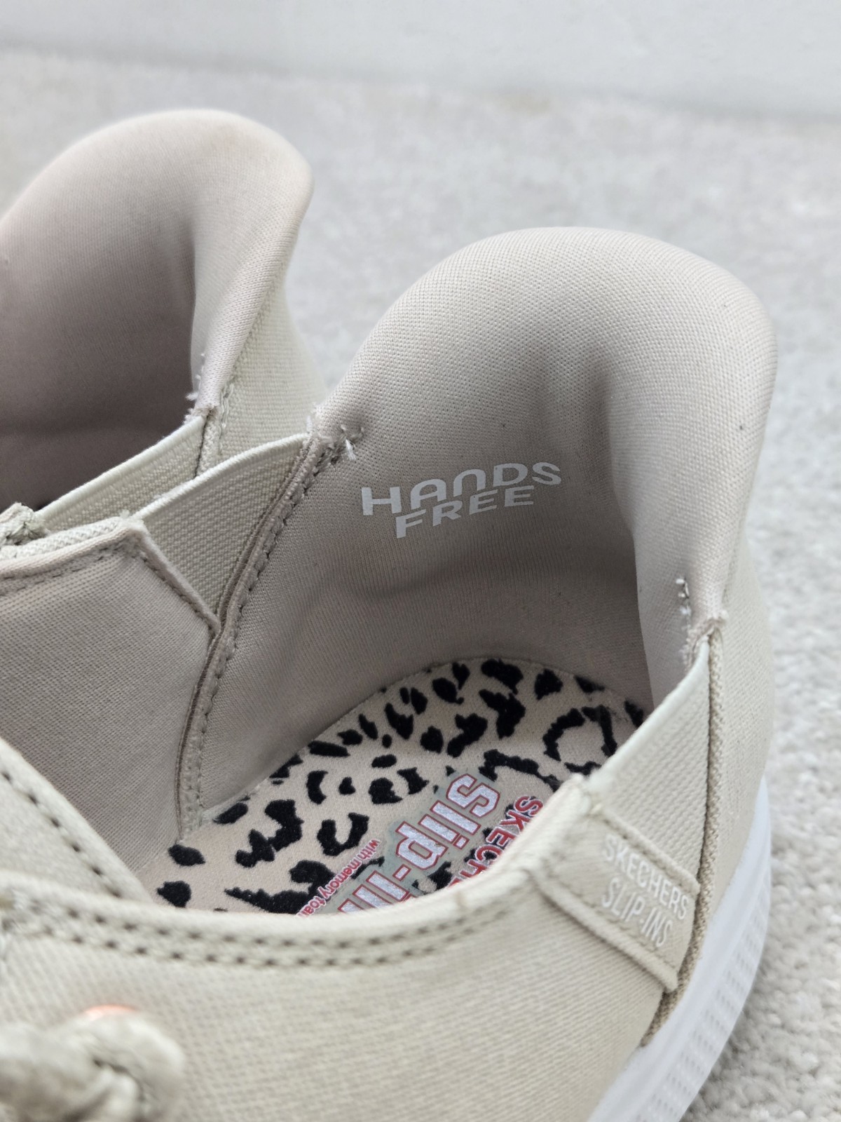 skechers slip ins womens 11 light tan beige BOBS hands free cougar print insoles