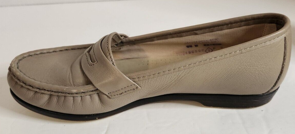 SOFTSPOTS WOMEN’S VENUS LITE BEIGE LEATHER SLIP-ON COMFORT LOAFERS SHOES 8.5/M