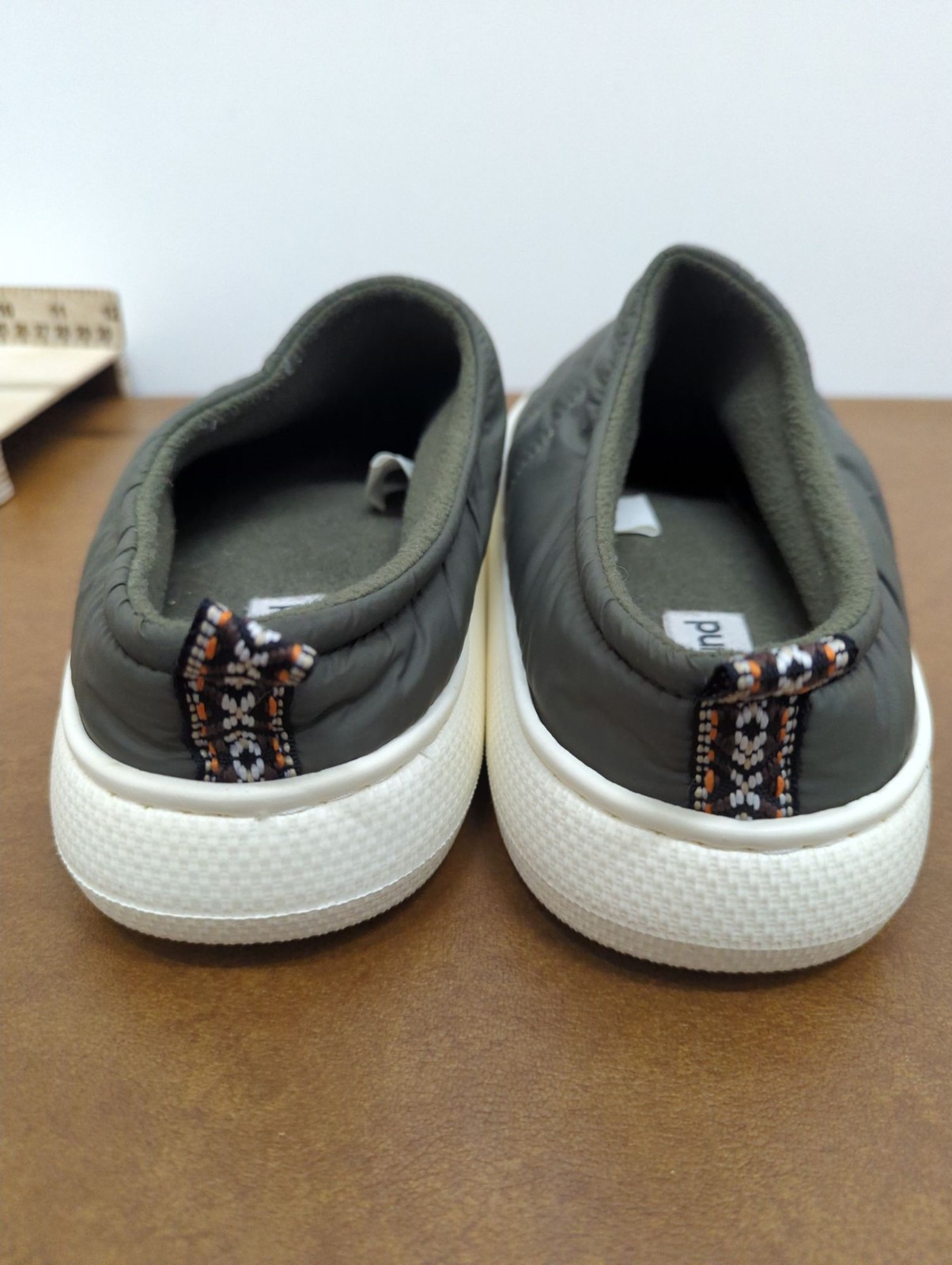 Abound Quilted Slip-On Shoes Olive Green M (9-10) Lightweight & Warm Indoor/Outd