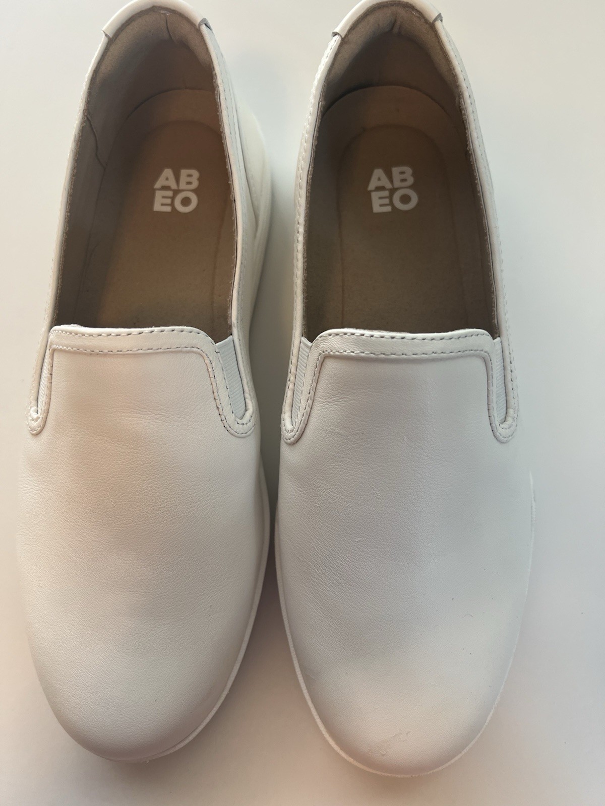 Abeo Encore Size 8.5 White Leather Slip On Preppy Casual Classic Loafer NWOT