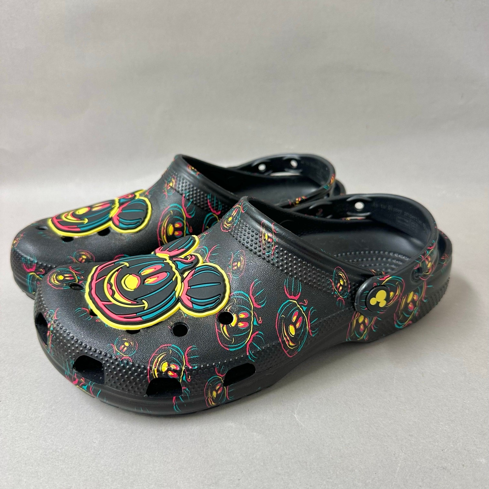 Crocs Disney Mickey Halloween Glow In The Dark Classic Clog Womens size 9 Mens 7