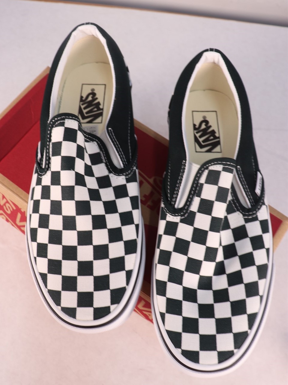 Vans Classic Slip-On Color Theory Checkerboard Black White Men’s 8 Women’s 9.5