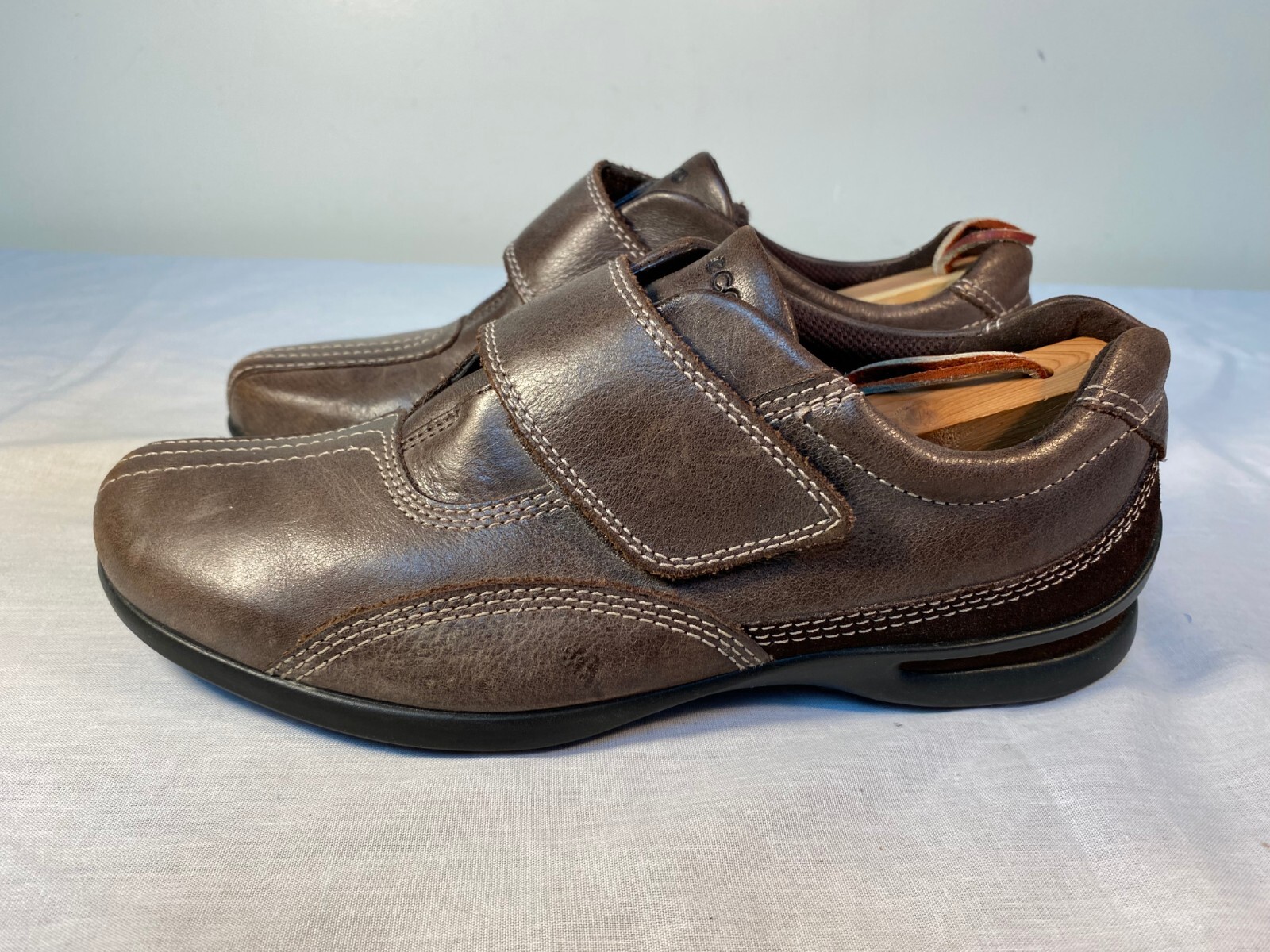 ✅ Ecco Slip On Shoes Women’s Brown Leather Hook & Loop Comfort EU 39 (US 8-8.5)
