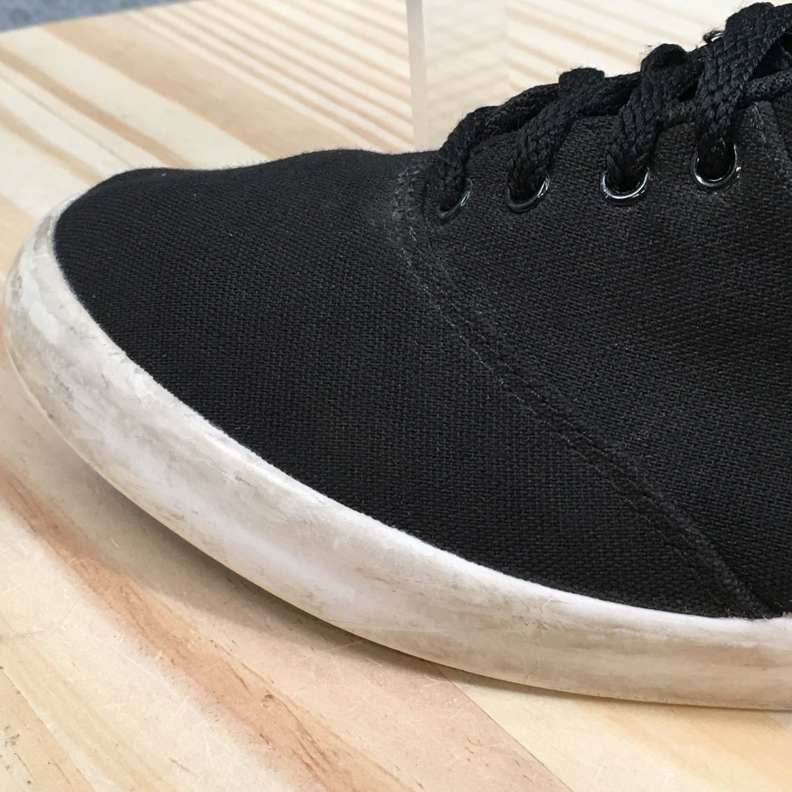 Nike Mini Sneaker Womens 7 Black White Low Lace Up Canvas Casual 724747-010