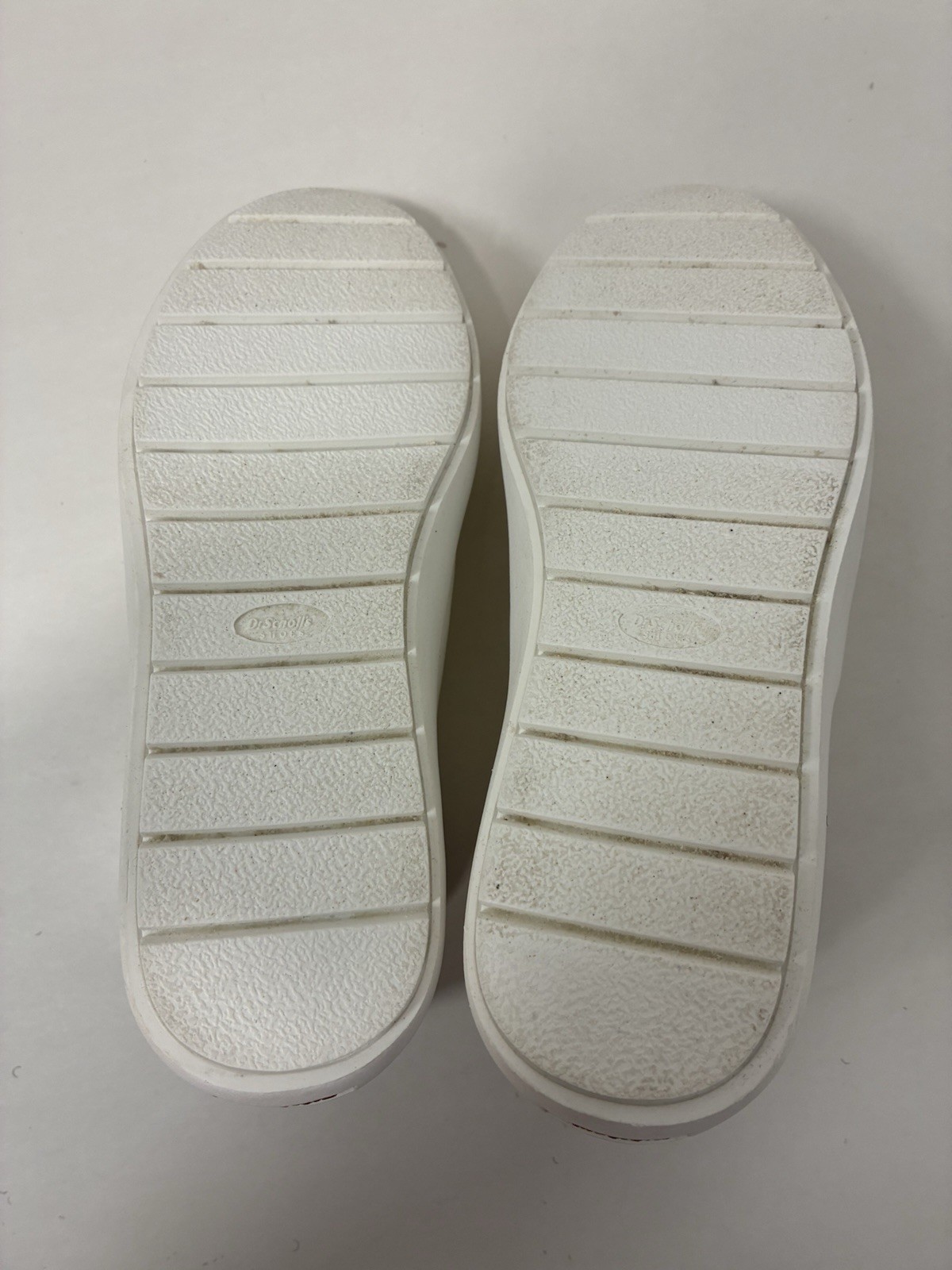 Dr. Scholl’s Women’s Time Off Go Slip On Sneaker White Faux Leather Size 7.5