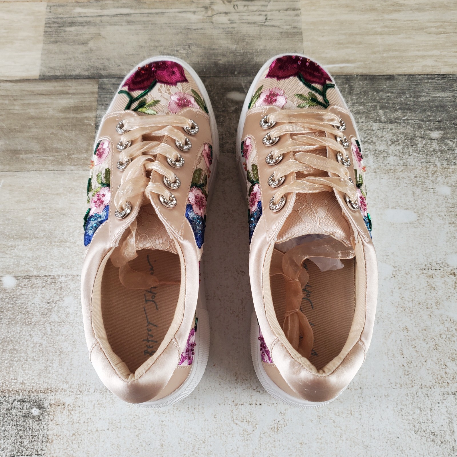 Betsey Johnson Jayla Womens Shoes Sz 7 M Blush Multi Floral Embroidery Sneakers