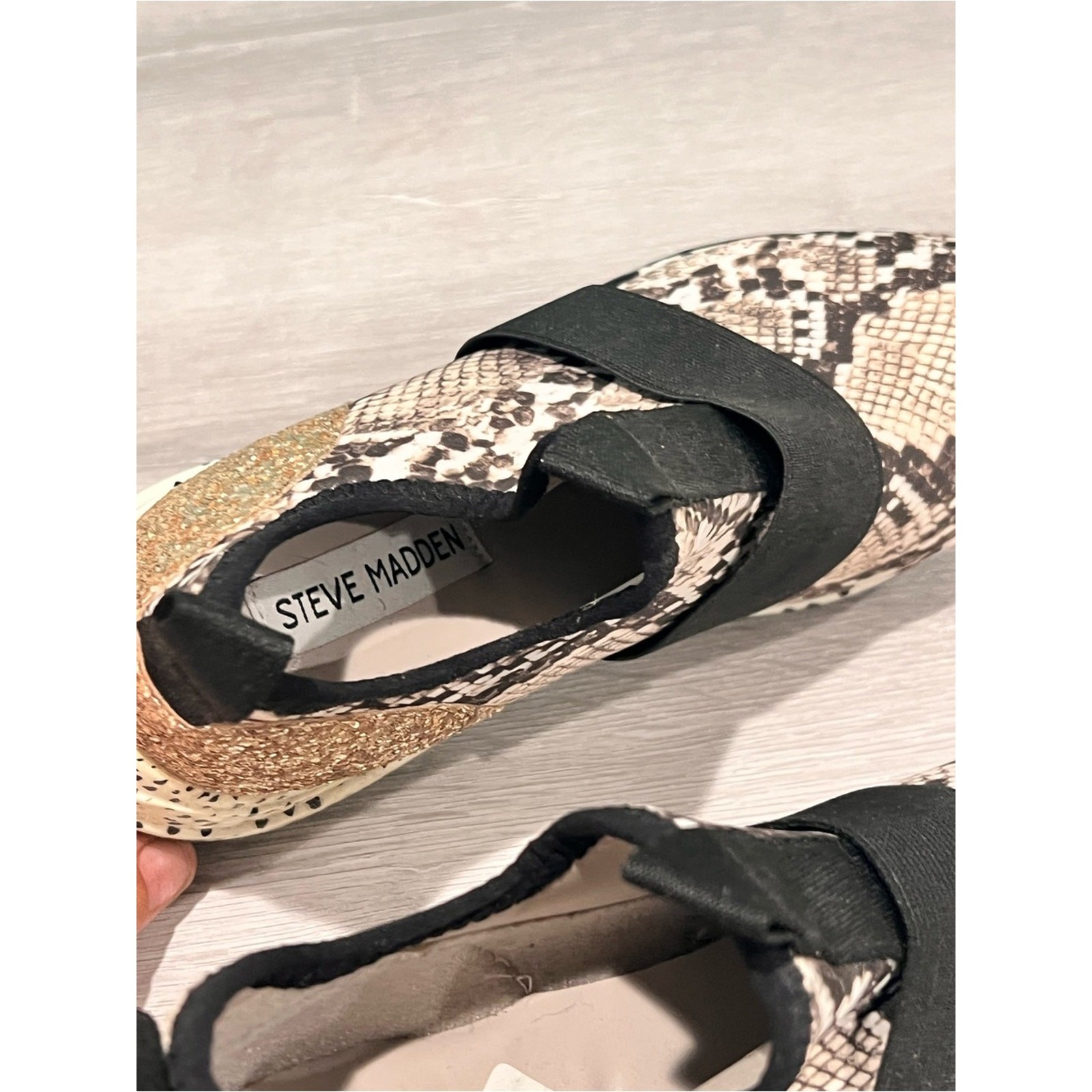 Steve Madden Multi Print Gold Sparkle Slip On Sneakers Women’s Size 5.5