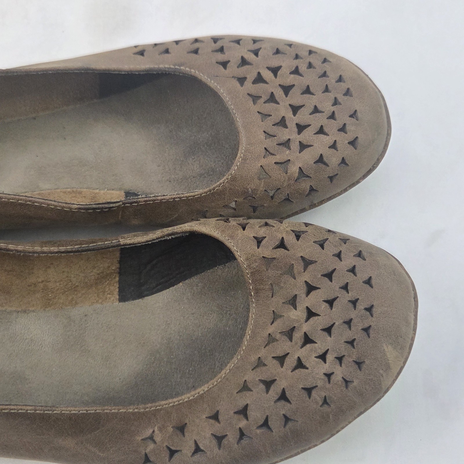 Merrell Ballet Flats Womens 10.5 Taupe Leather Slip On Comfort Walking Shoes