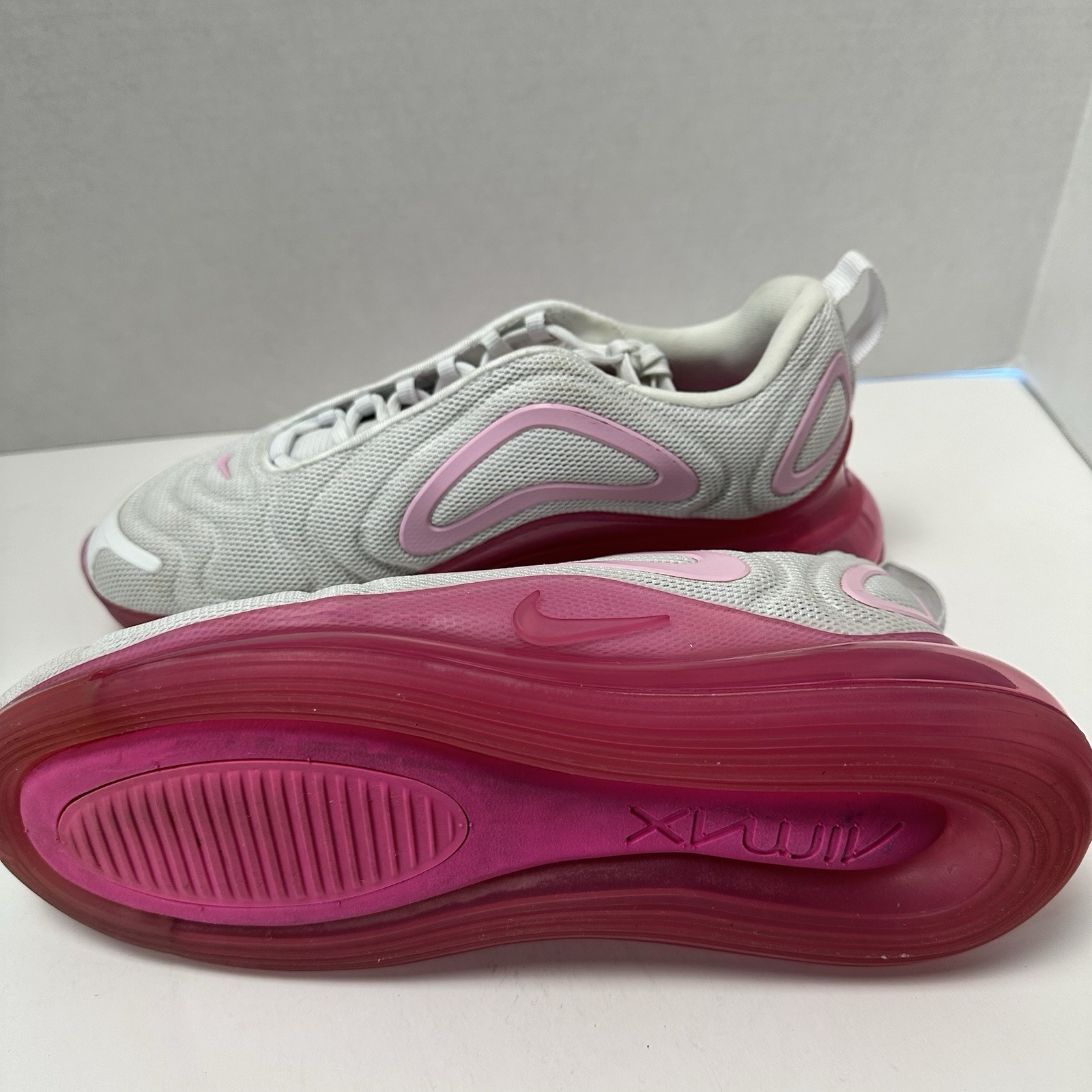 Nike Women’s Air Max 720 White Pink Mesh Running Shoe Size 8.5