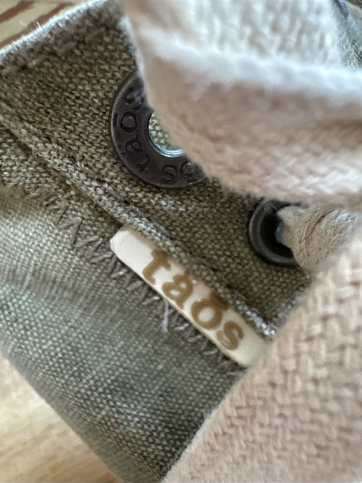 Taos Star Women’s Sneakers Shoes Canvas Design Khaki Wash Size 9