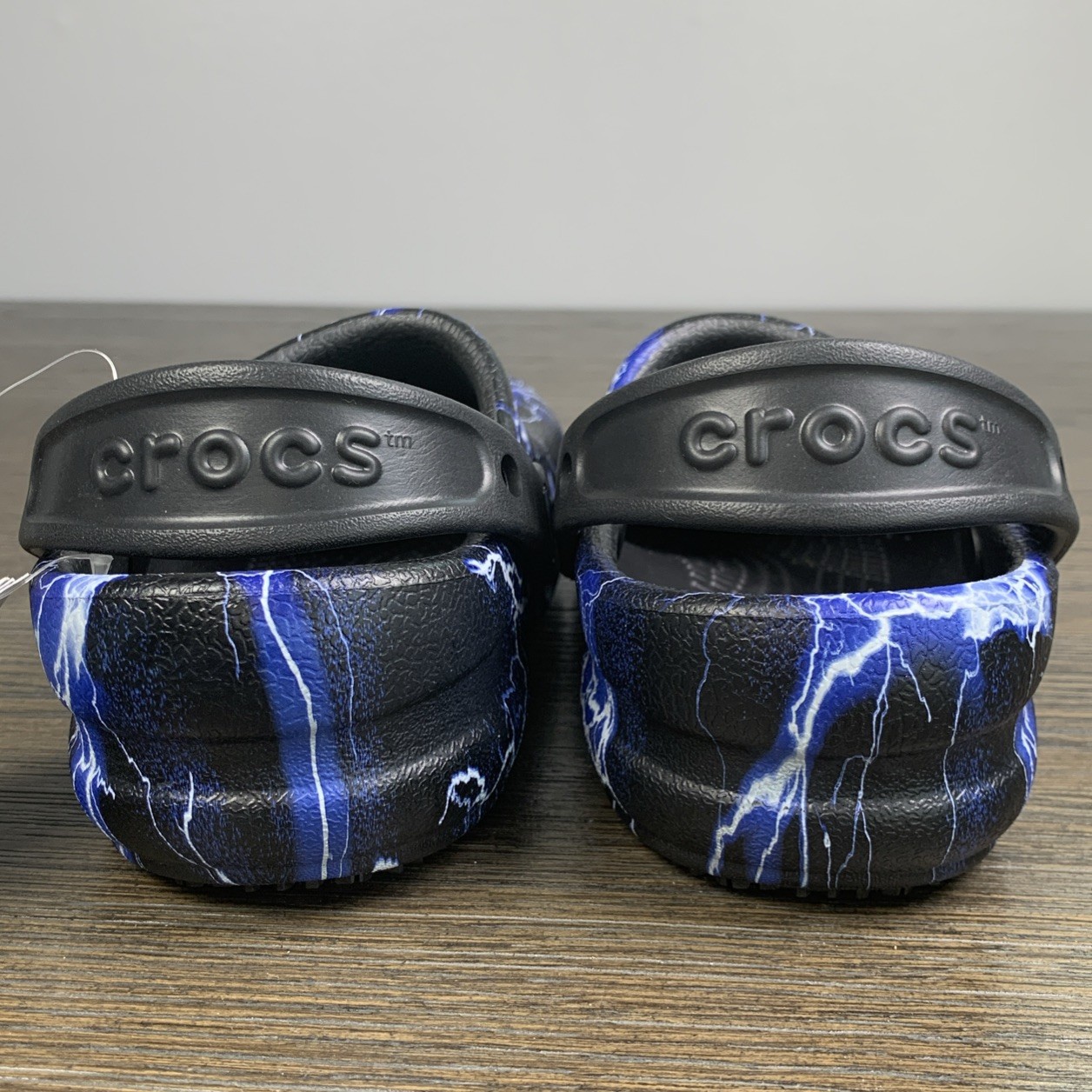 Crocs Bistro Graphic Black Lightning Bolt Graphic Slip Resistant Clogs Sz M4 W6