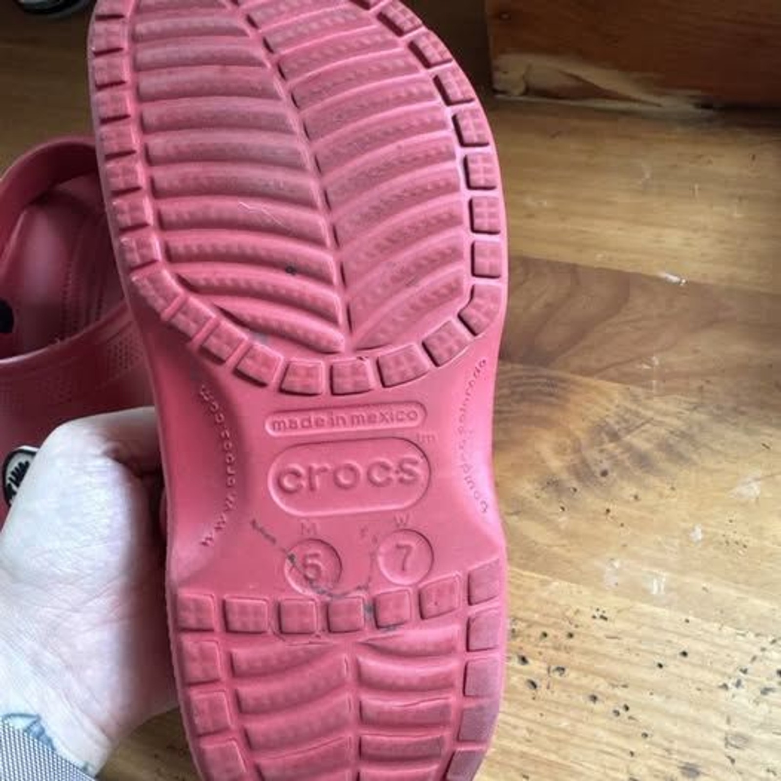 Red Crocs Size M5 W7 With Dr. Seuss Crocs Pins