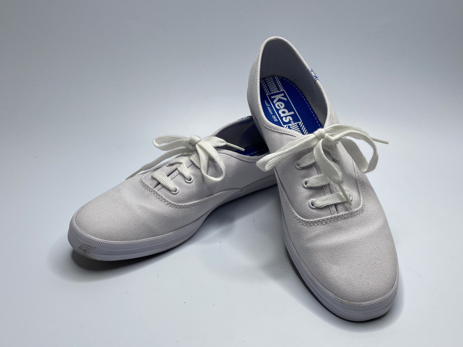 New Keds Womens White Canvas Champion Slip On Flat Shoes WF34000S Sz 9.5