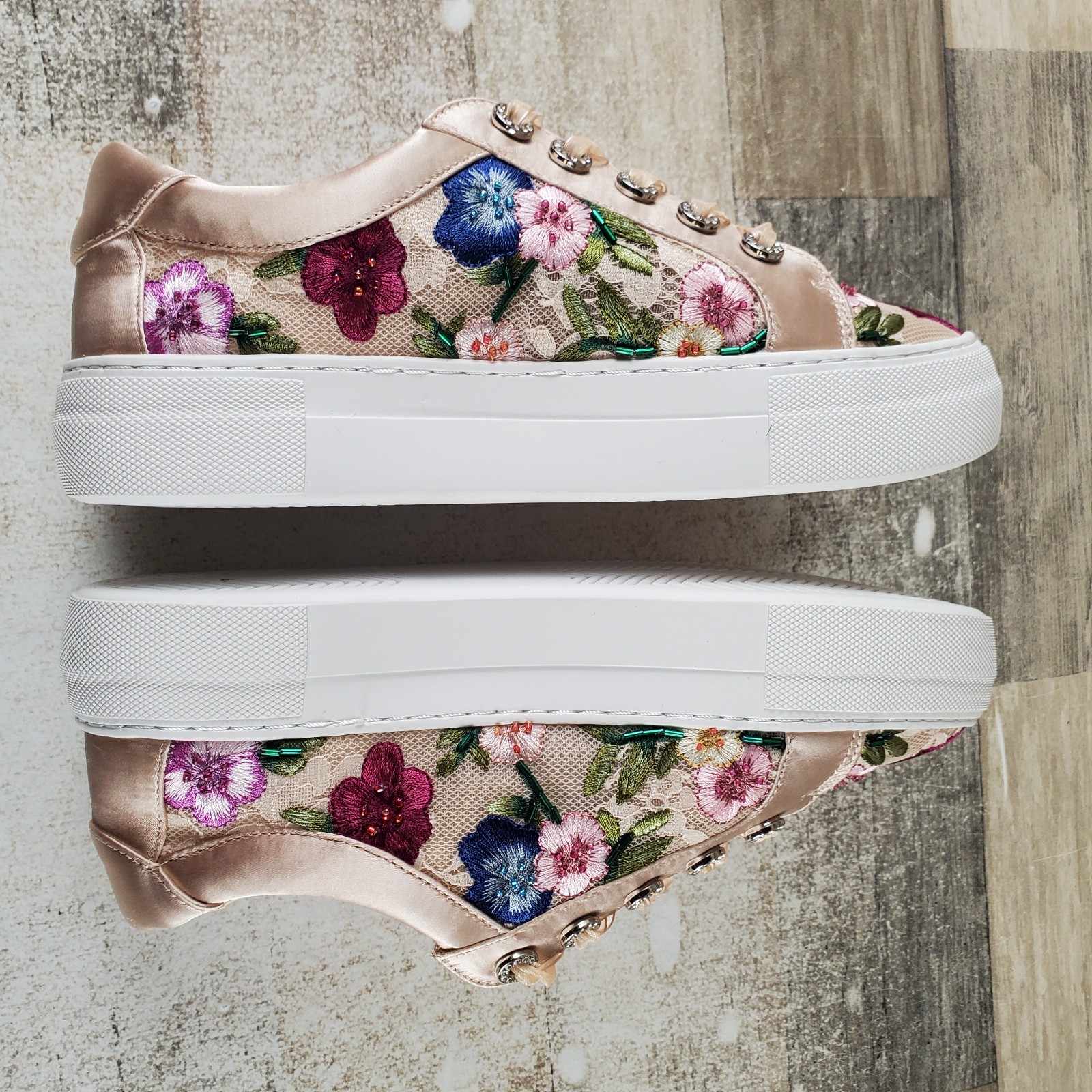 Betsey Johnson Jayla Womens Shoes Sz 7 M Blush Multi Floral Embroidery Sneakers