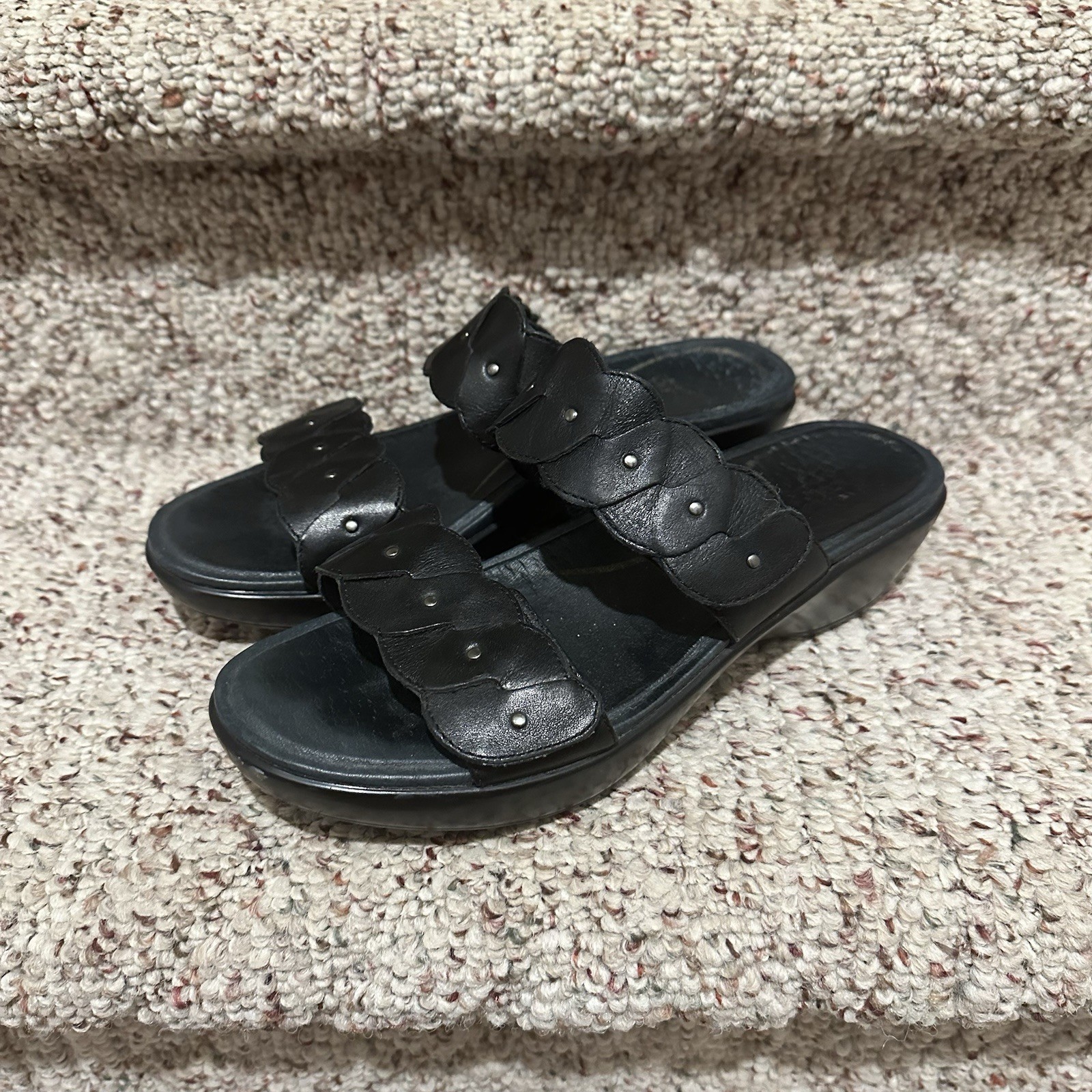 Dansko Slide Sandals Women’s Sz 39 EU 8-8.5 US Black Leather Adj Strap Studded