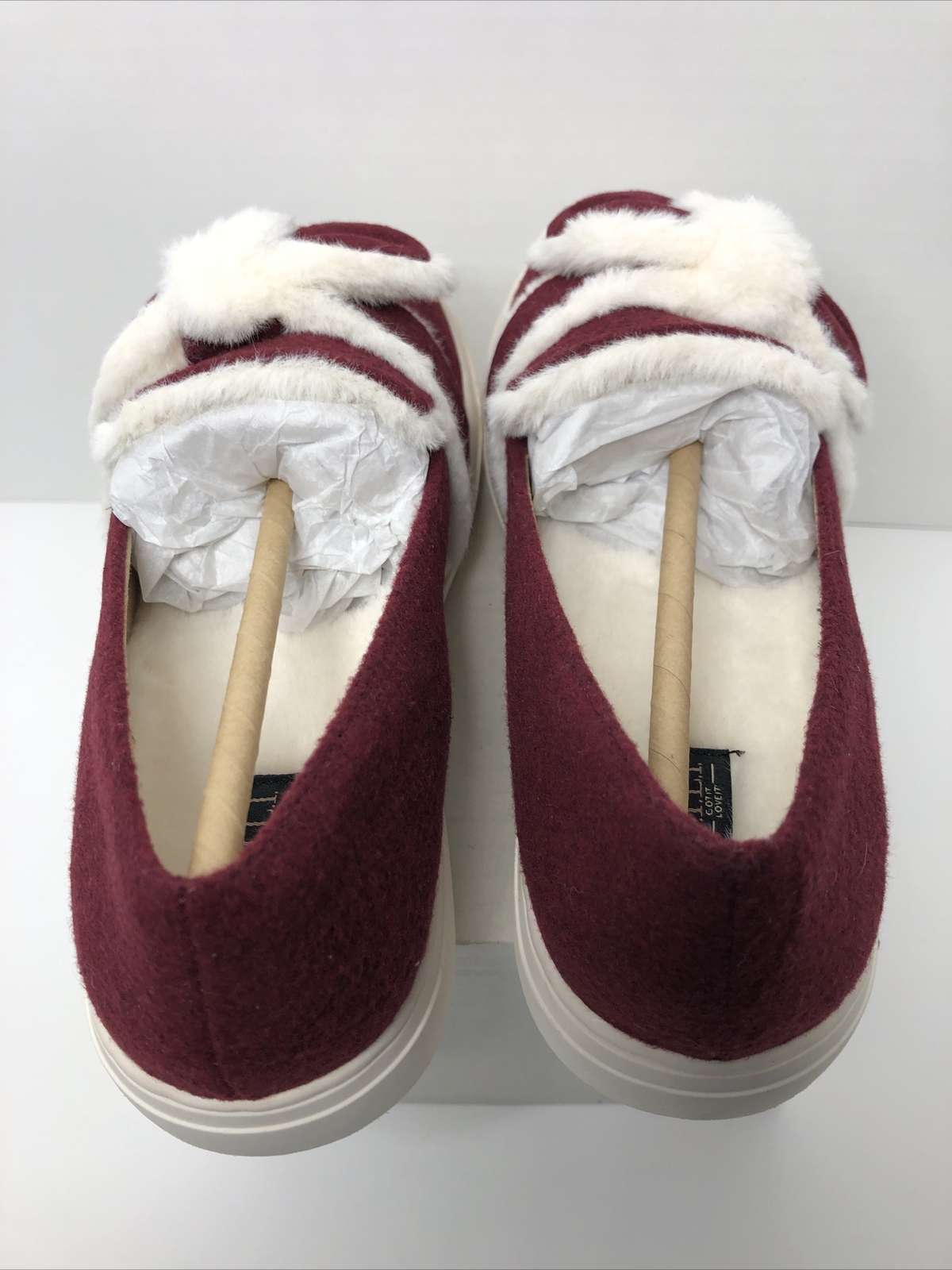 Women’s Sneaker Size 6.5 Burgundy Maritza by G.I.L.I.