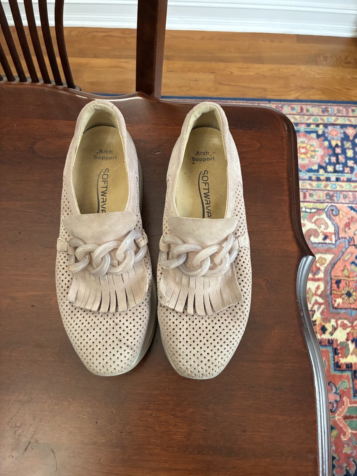 Women’s Softwaves Caddie 38.5 US 8 Beige Suede Arch Support Platform Sneakers